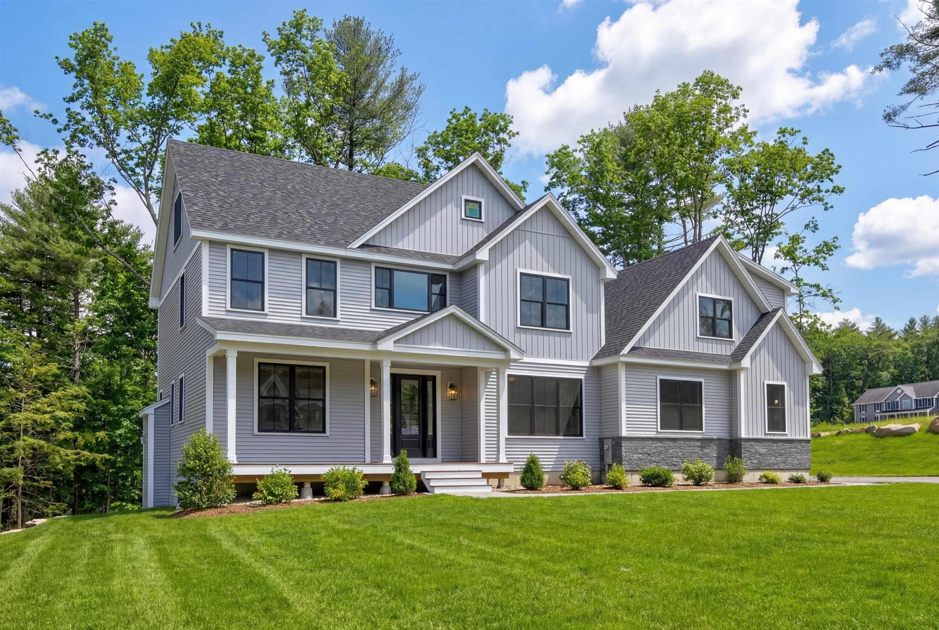 17 Newbury Rd, Pelham, NH 03076