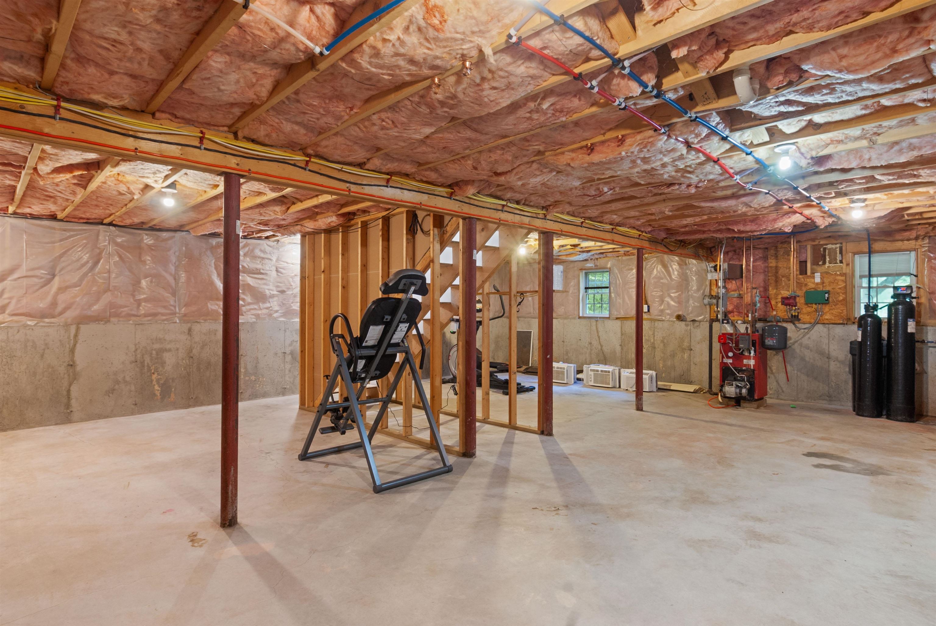633 Beauty Hill Rd, Barnstead, NH 03218