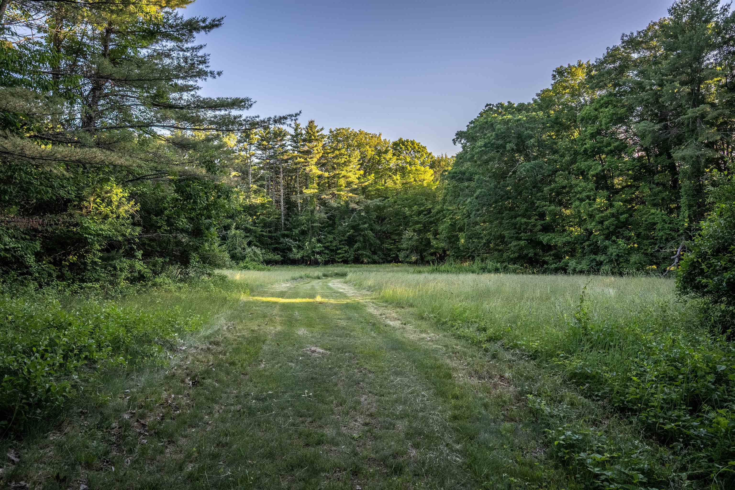 607 N Main St, Wolfeboro, NH 03894