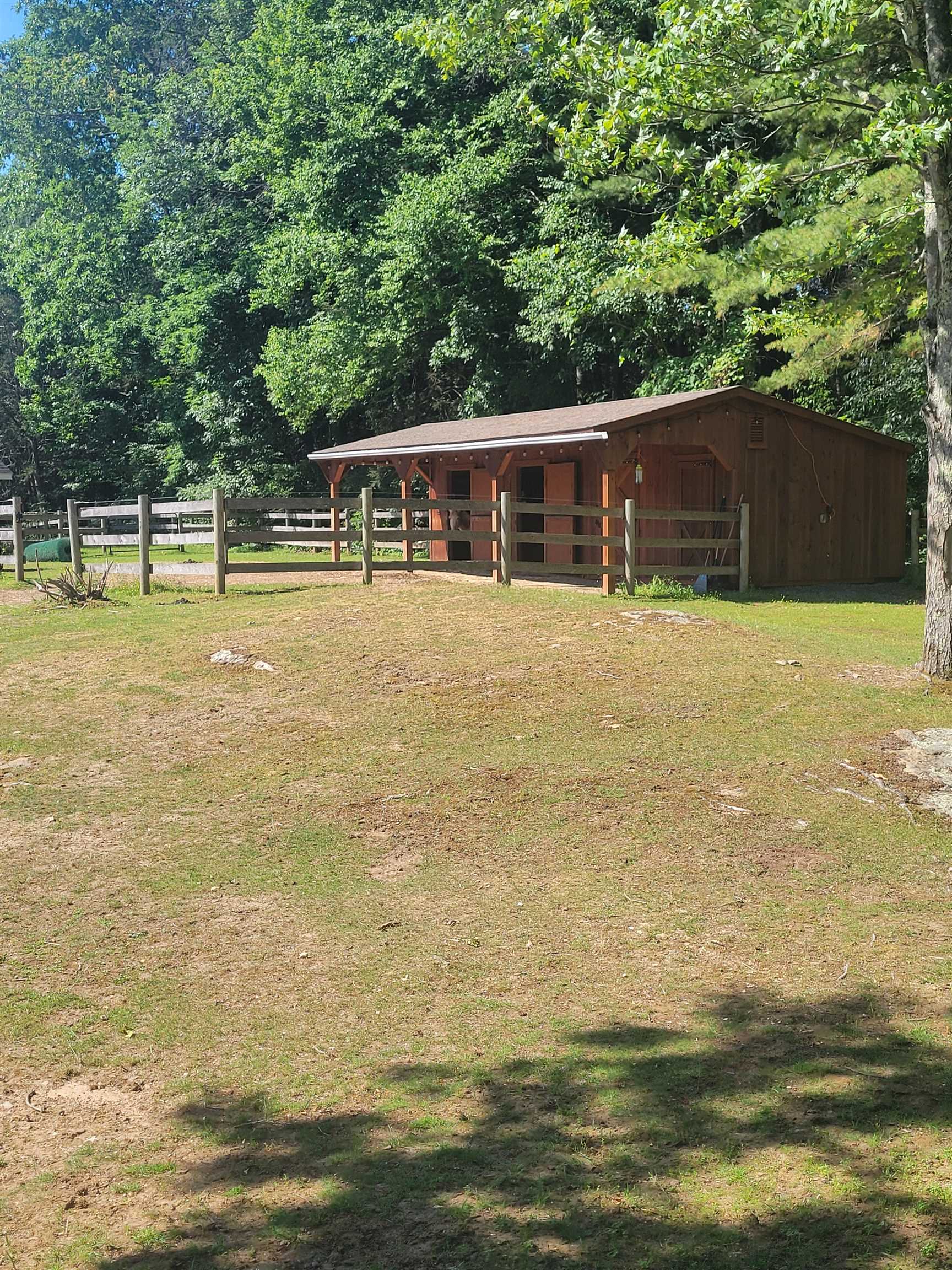 72 Old Northfield Rd, Hinsdale, NH 03451