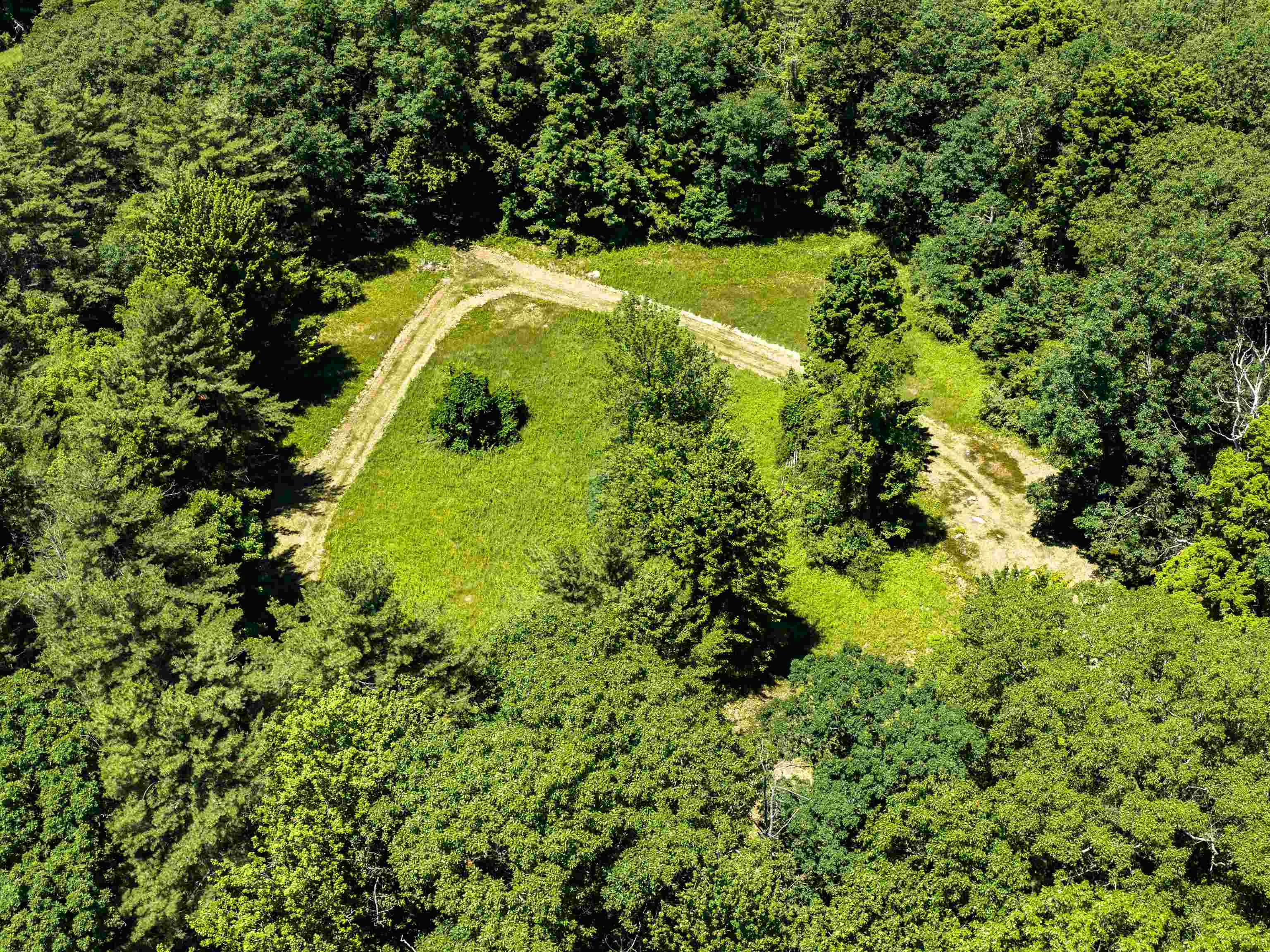607 N Main St, Wolfeboro, NH 03894