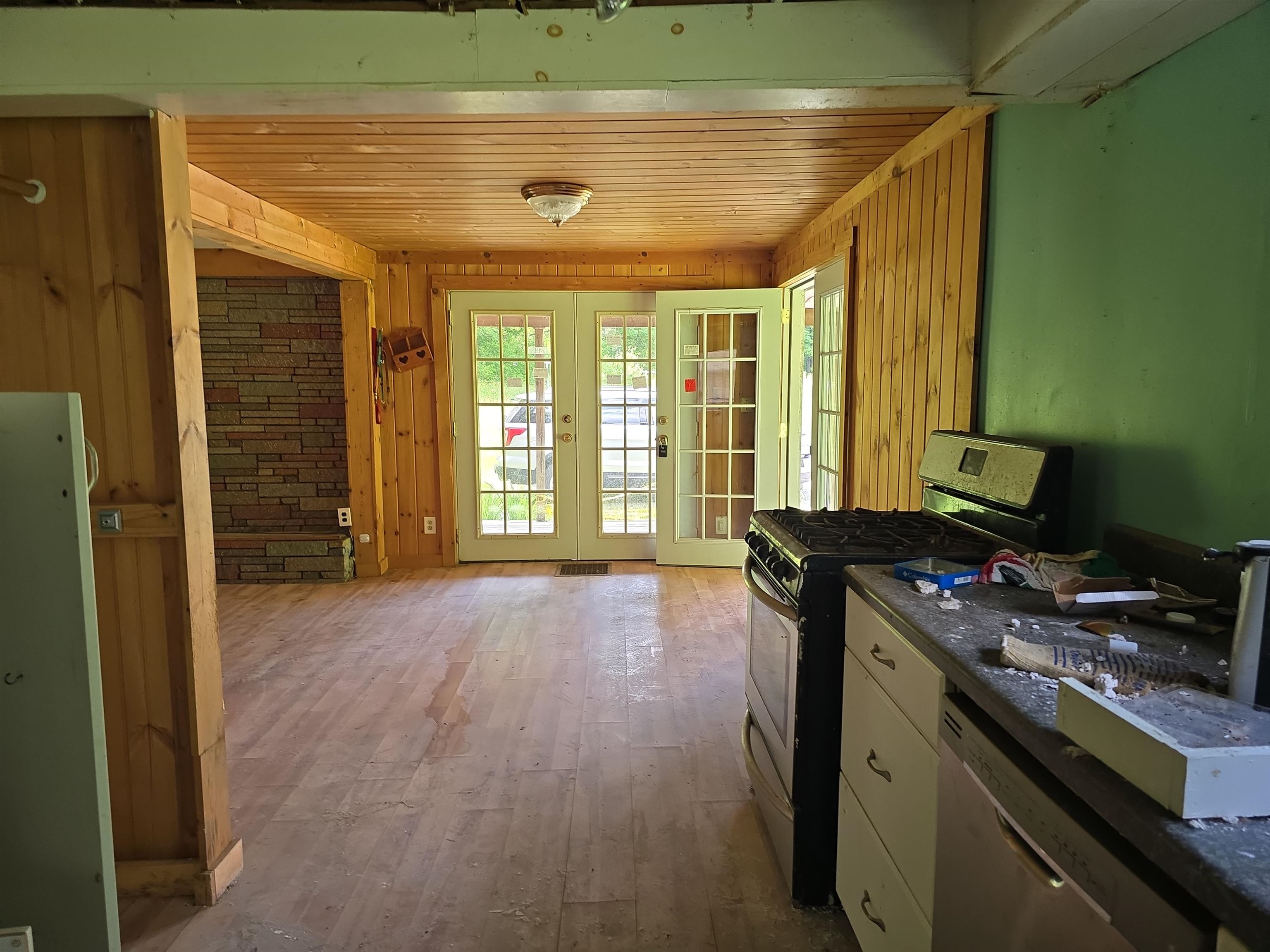 153 Gile Pond Rd, Sutton, NH 03260