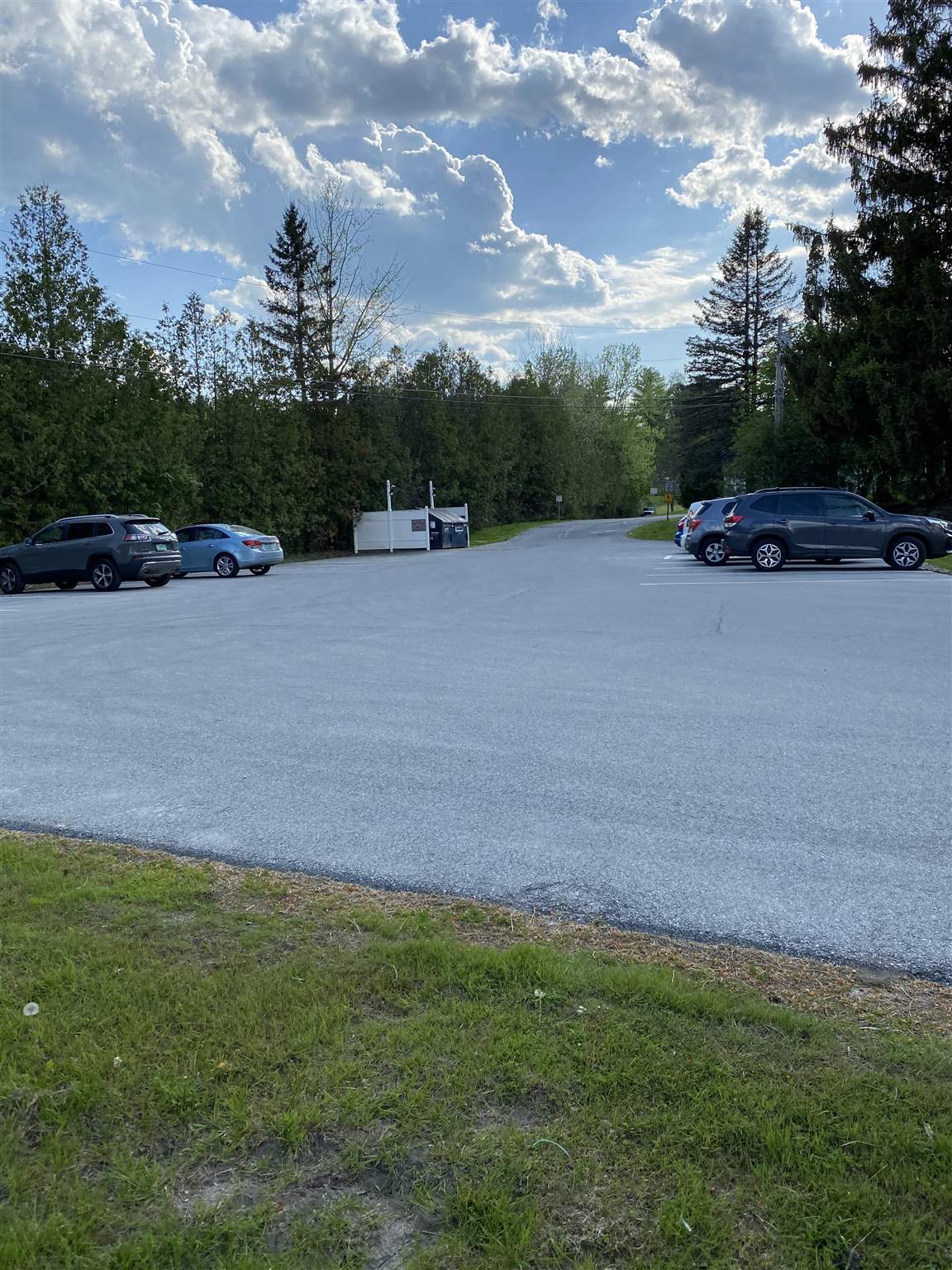 Parking Lot 25559904