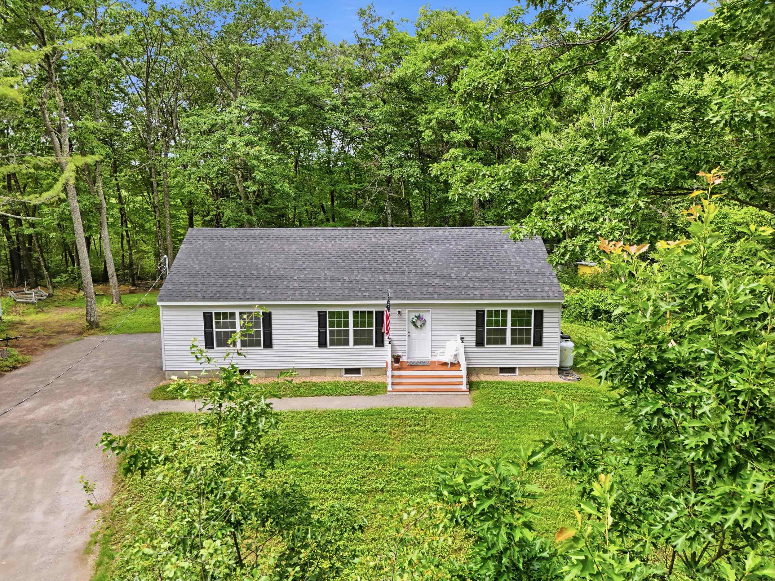 32 Andrews Rd, Tilton, NH 03276