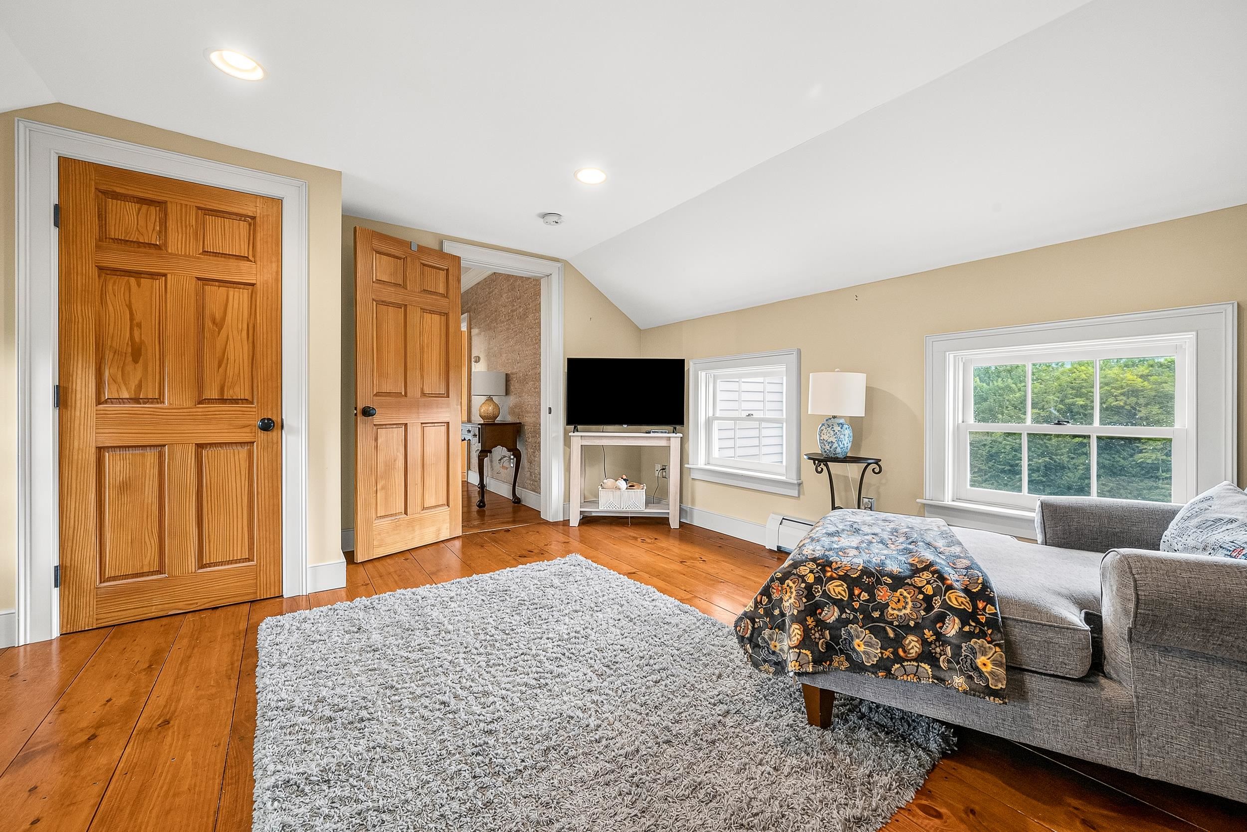 6 Evergreen Dr, Gorham, NH 03581