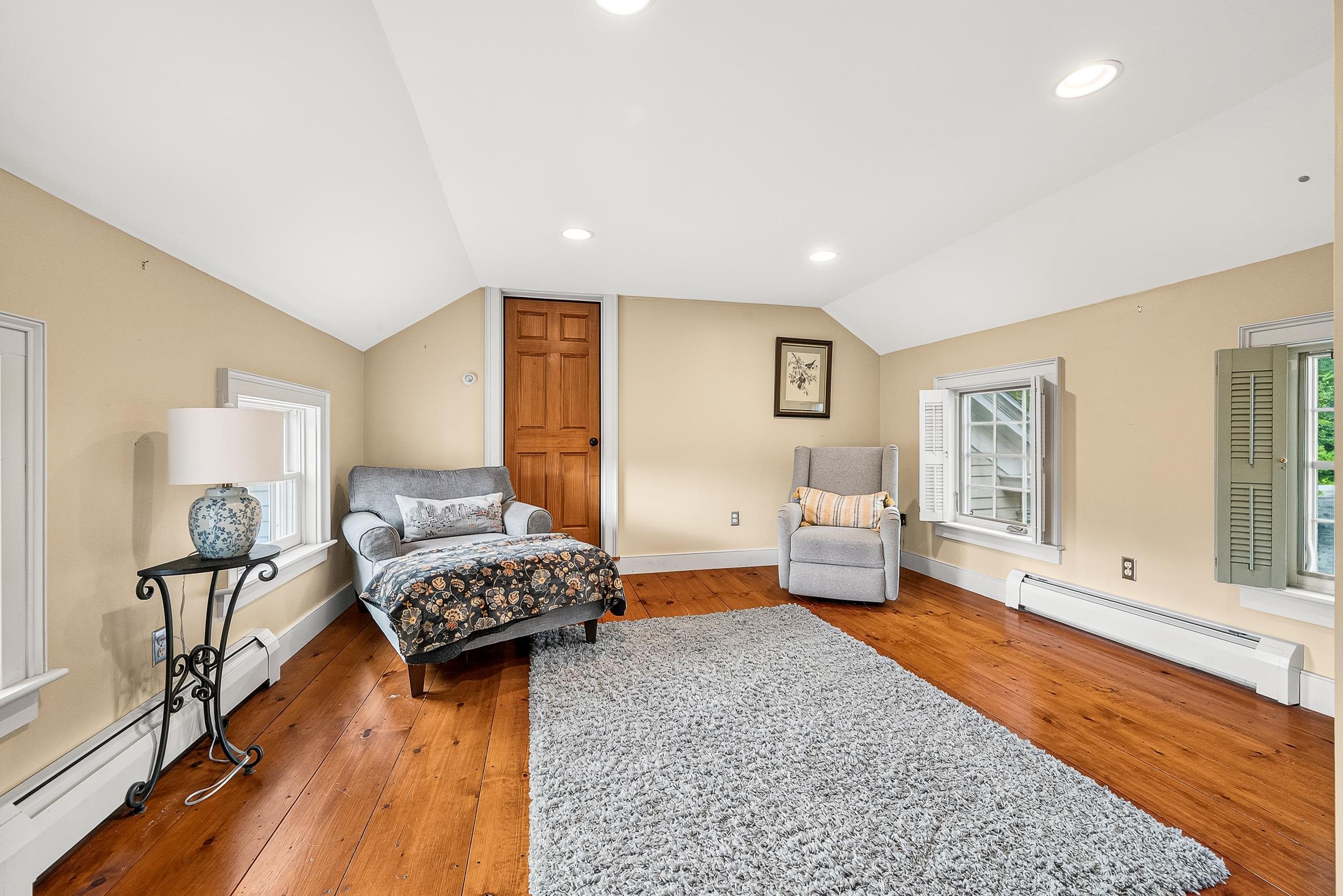 6 Evergreen Dr, Gorham, NH 03581