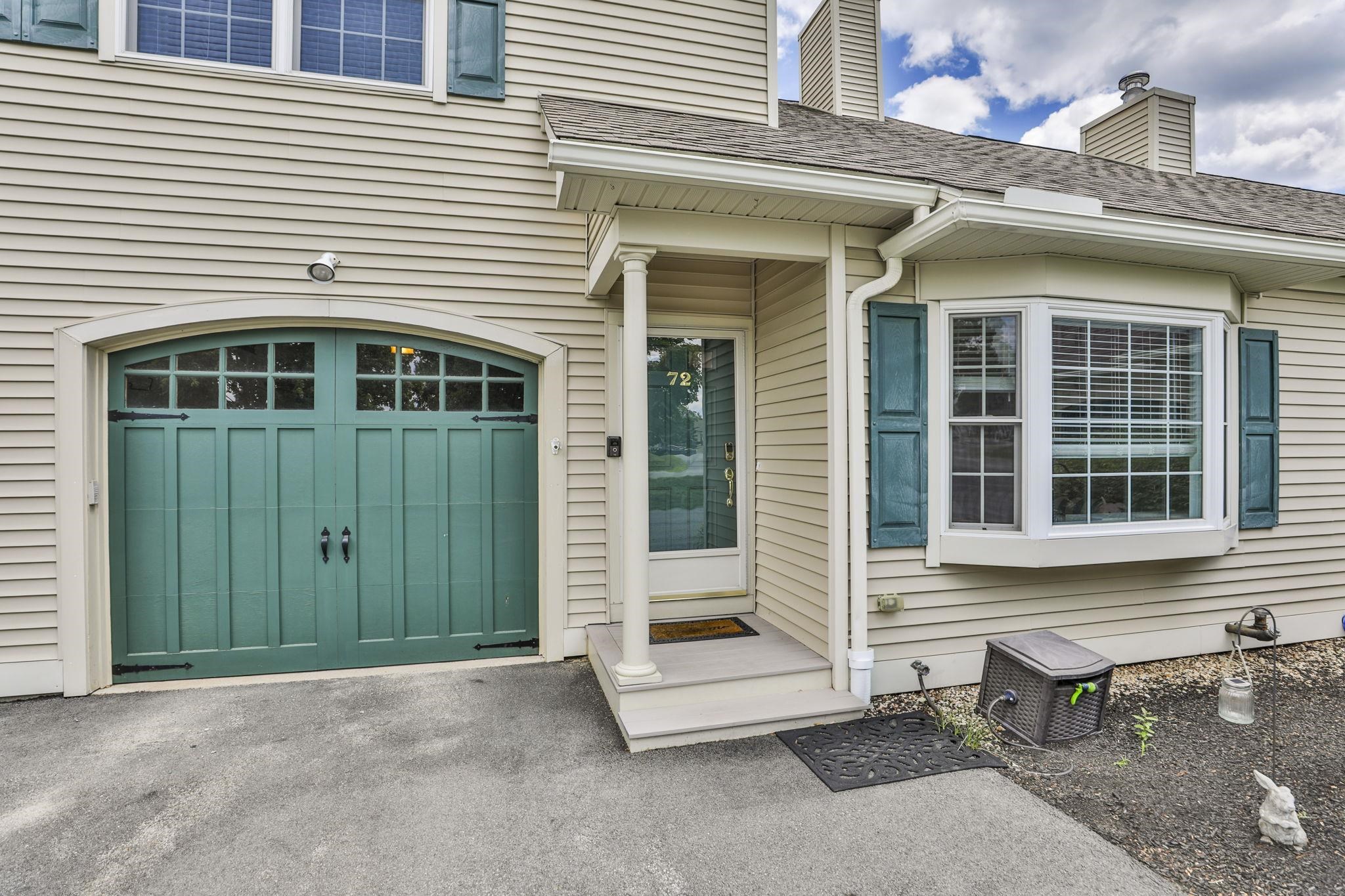 72 Mountain Village Rd, Windham, NH 03087