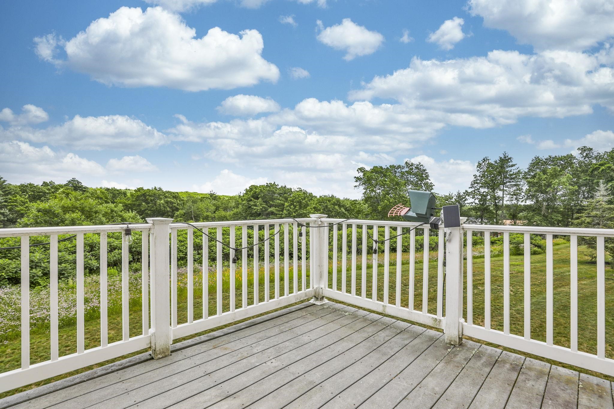 72 Mountain Village Rd, Windham, NH 03087