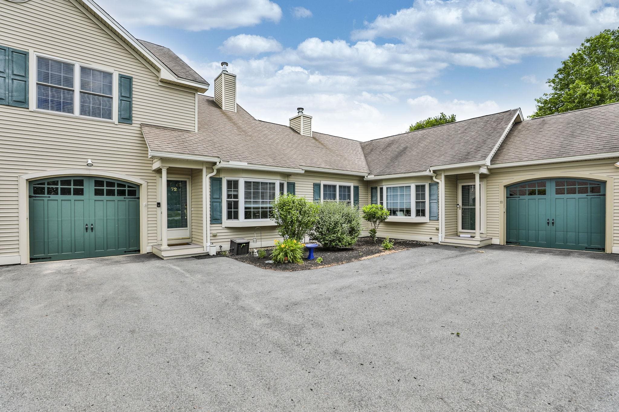 72 Mountain Village Rd, Windham, NH 03087