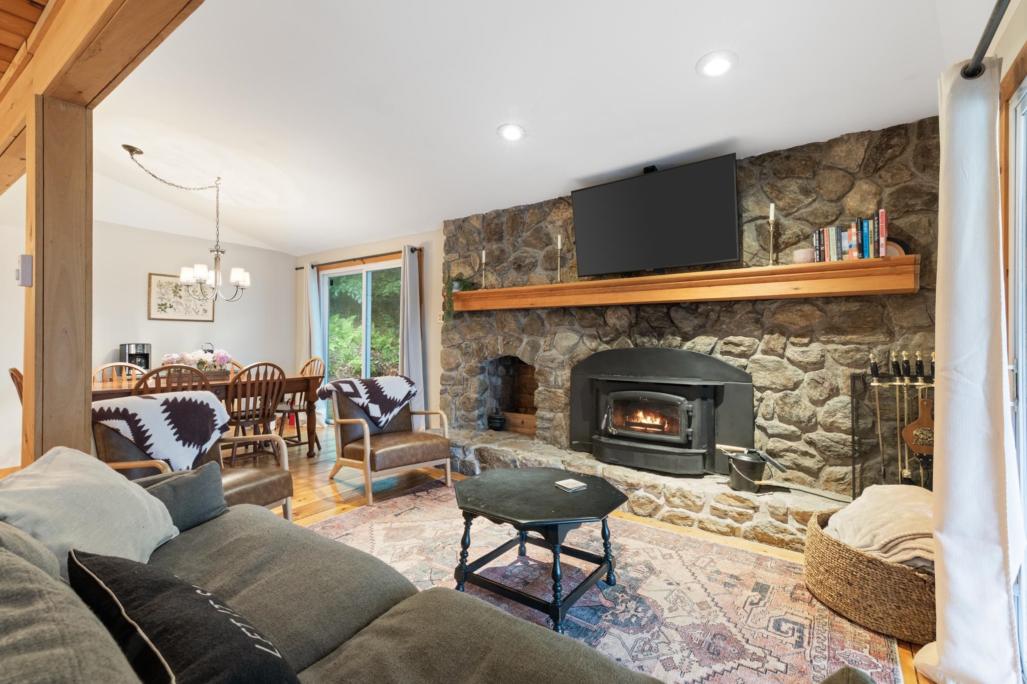 Photo 2 of Single family home for sale at 7 Lightning Ledge Wy, Wilmington, VT 05363 | MLS# 5095908 | Listing updated on 2026-09-15