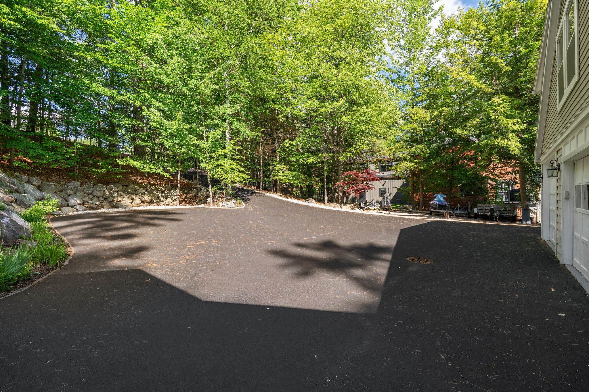 81 Old Hubbard Rd, Meredith, NH 03253