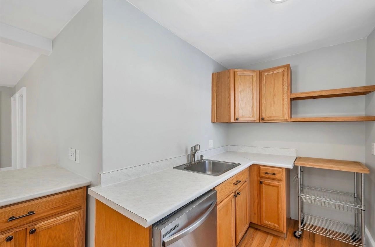9 Arch St, Dover, NH 03820