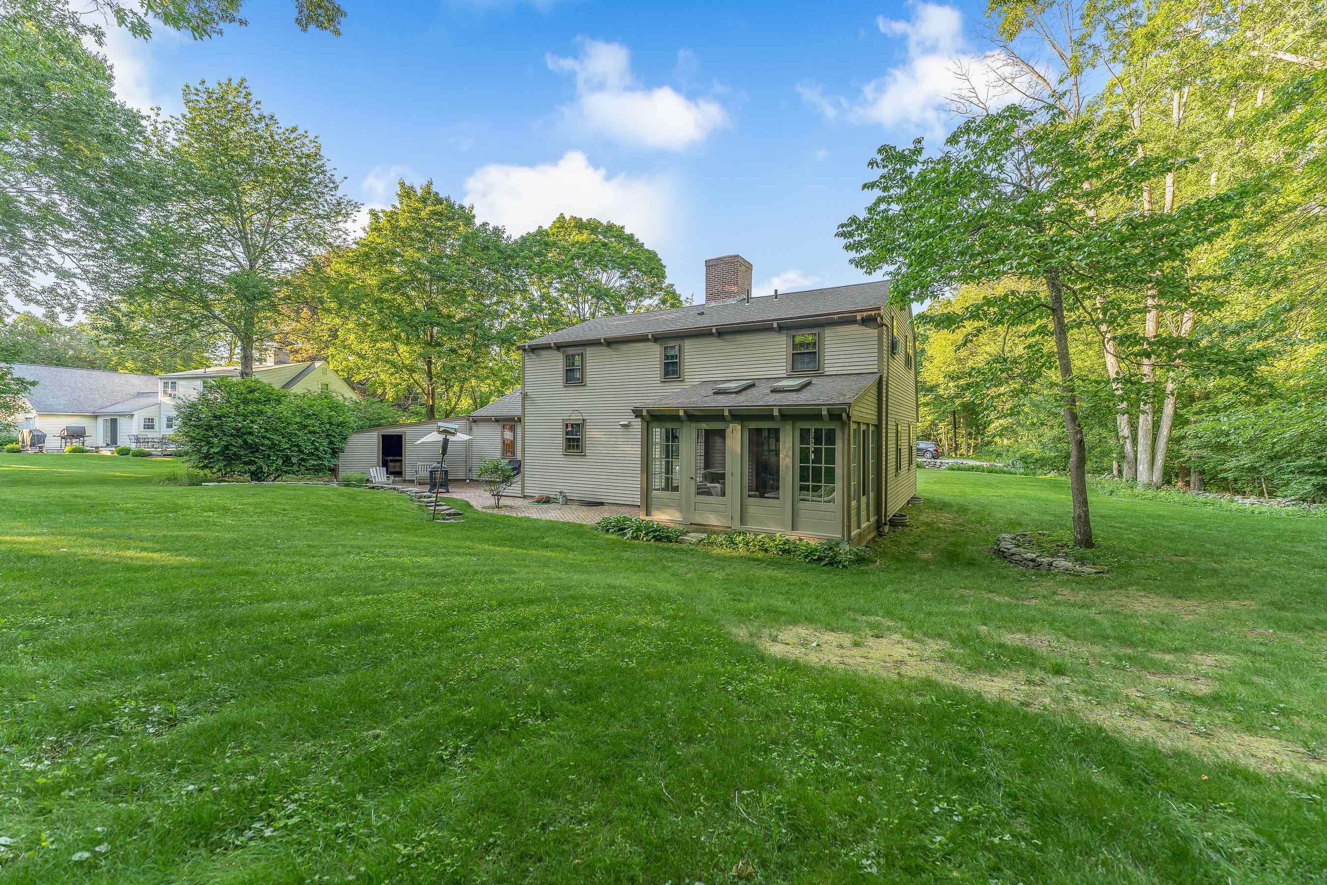 2 Old Forge Rd, Hampstead, NH 03841