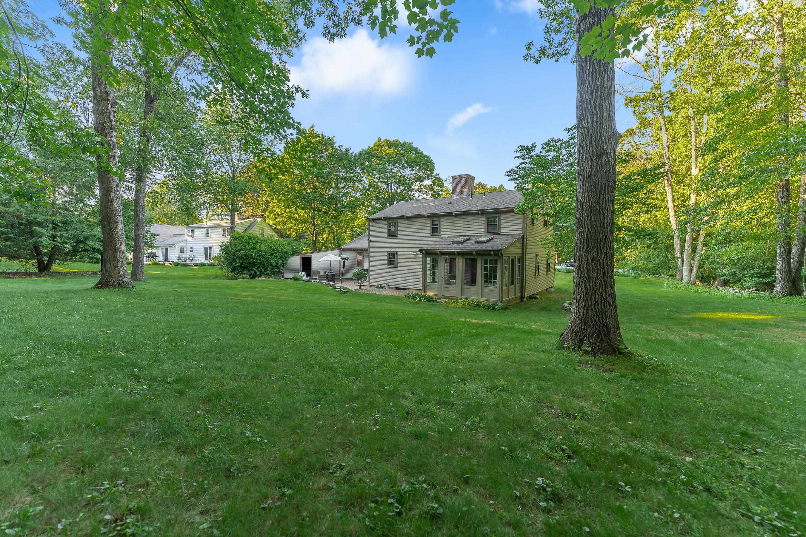 2 Old Forge Rd, Hampstead, NH 03841