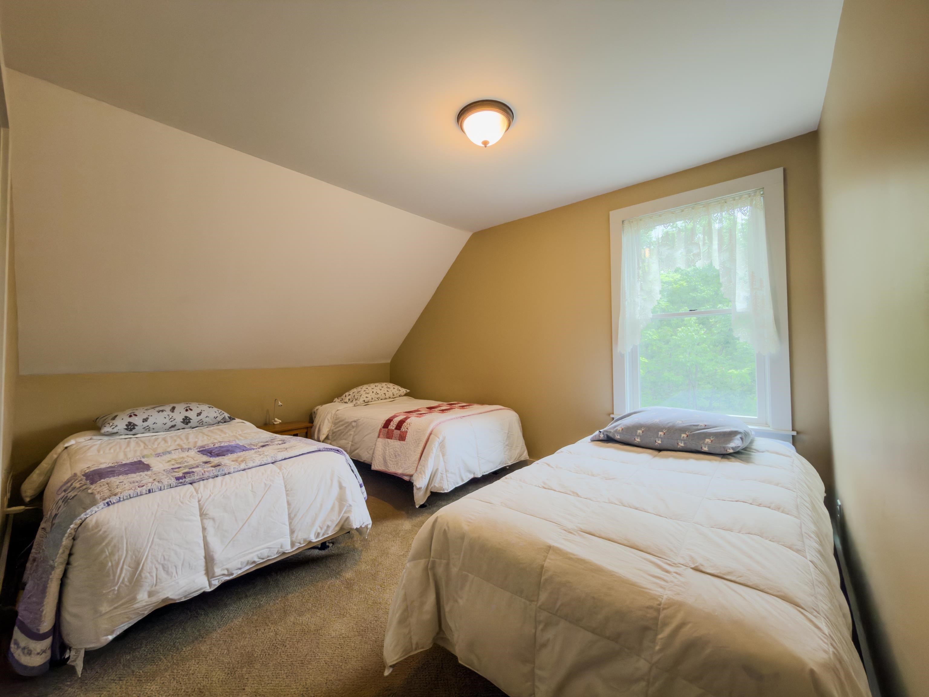 391 Bradley Hill Rd, Bath, NH 03740