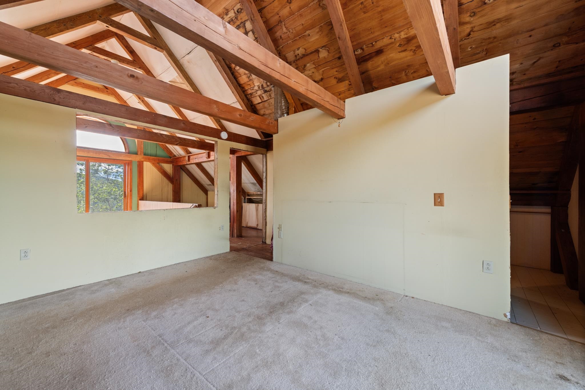 81 Disdam Rd, Holderness, NH 03245