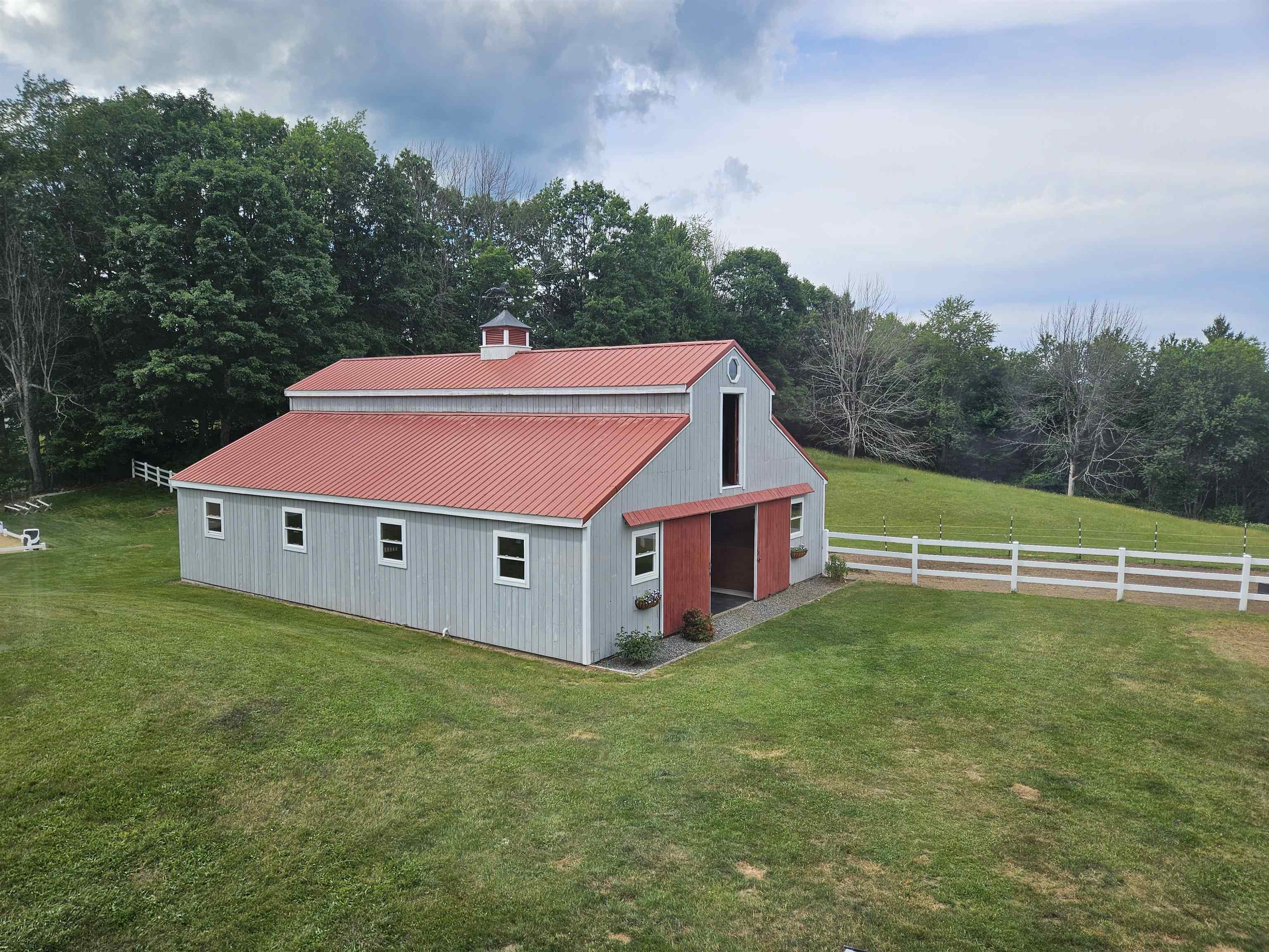 29 River Rd, New Ipswich, NH 03071-3631