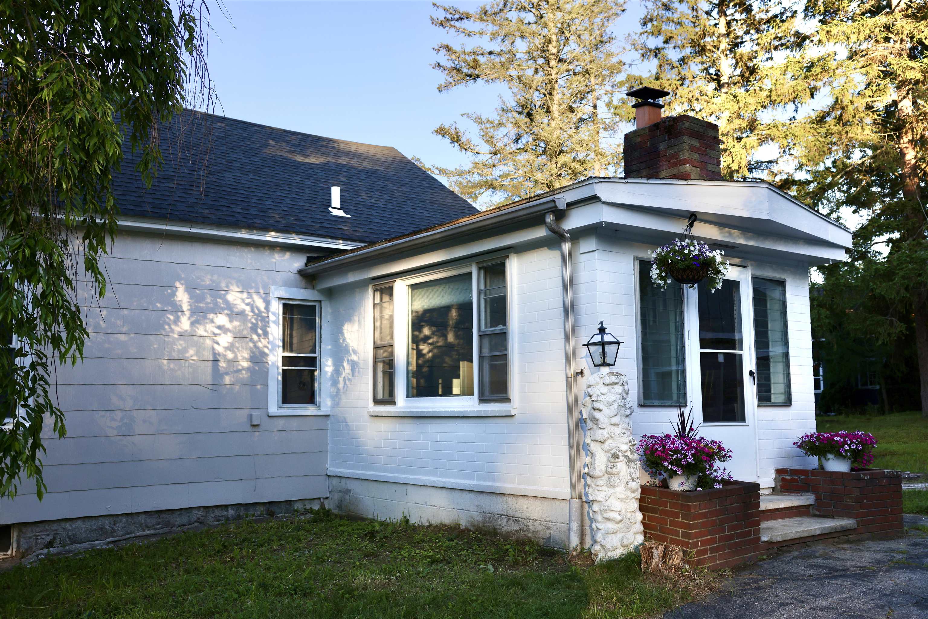 15 Warren Ave, Goffstown, NH 03045