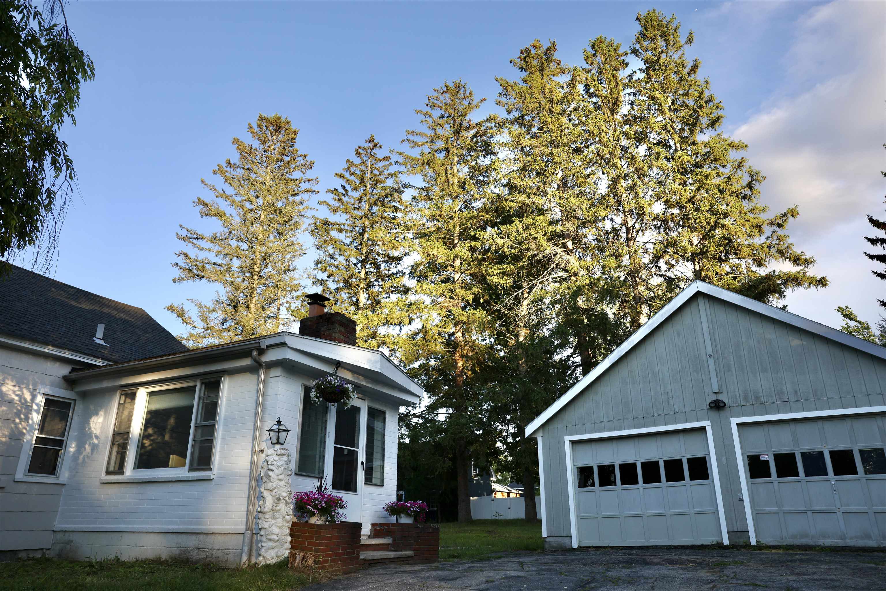 15 Warren Ave, Goffstown, NH 03045