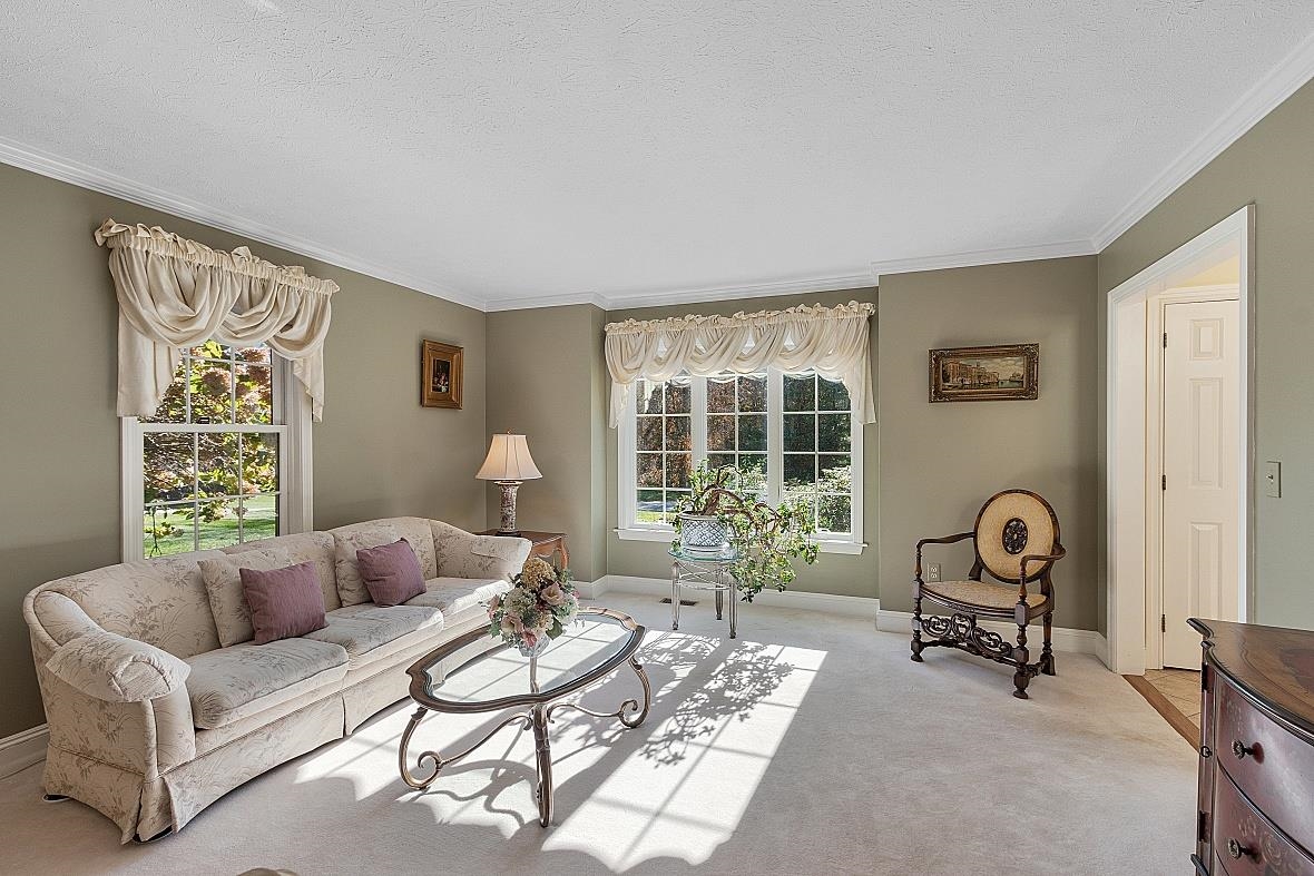 12 Haskell Rd, Windham, NH 03087