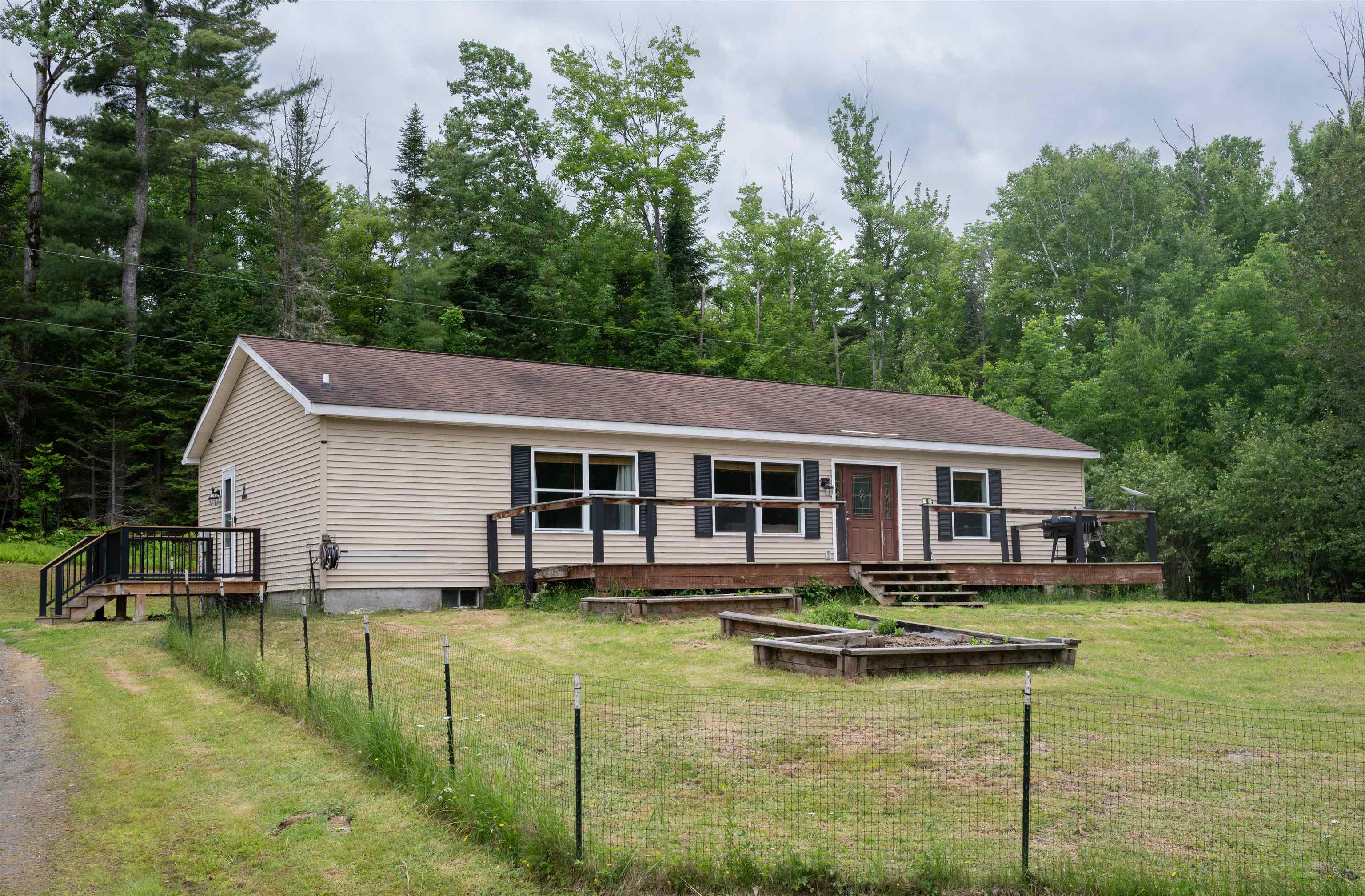 9 Wells Rd, Dalton, NH 03598
