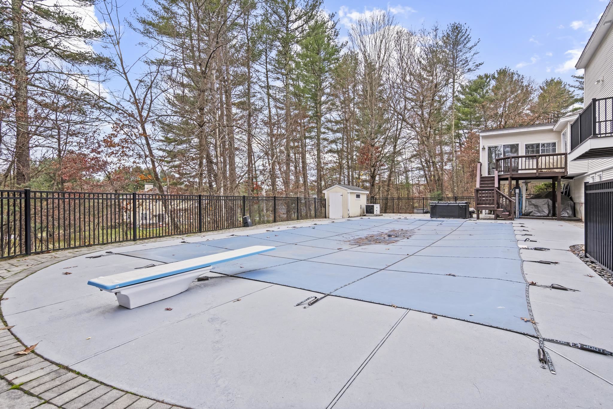 3 Hillside Rd, Windham, NH 03087