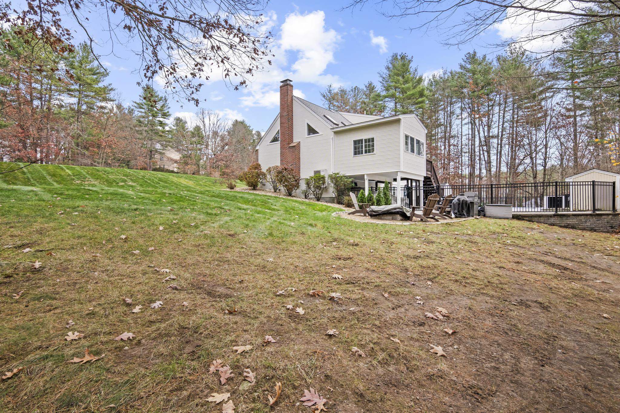 3 Hillside Rd, Windham, NH 03087