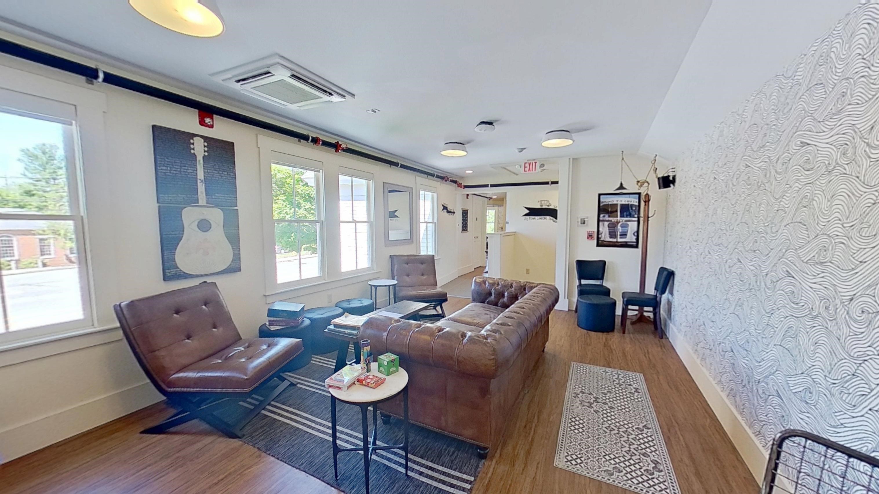 15 Newmarket Rd, Durham, NH 03824