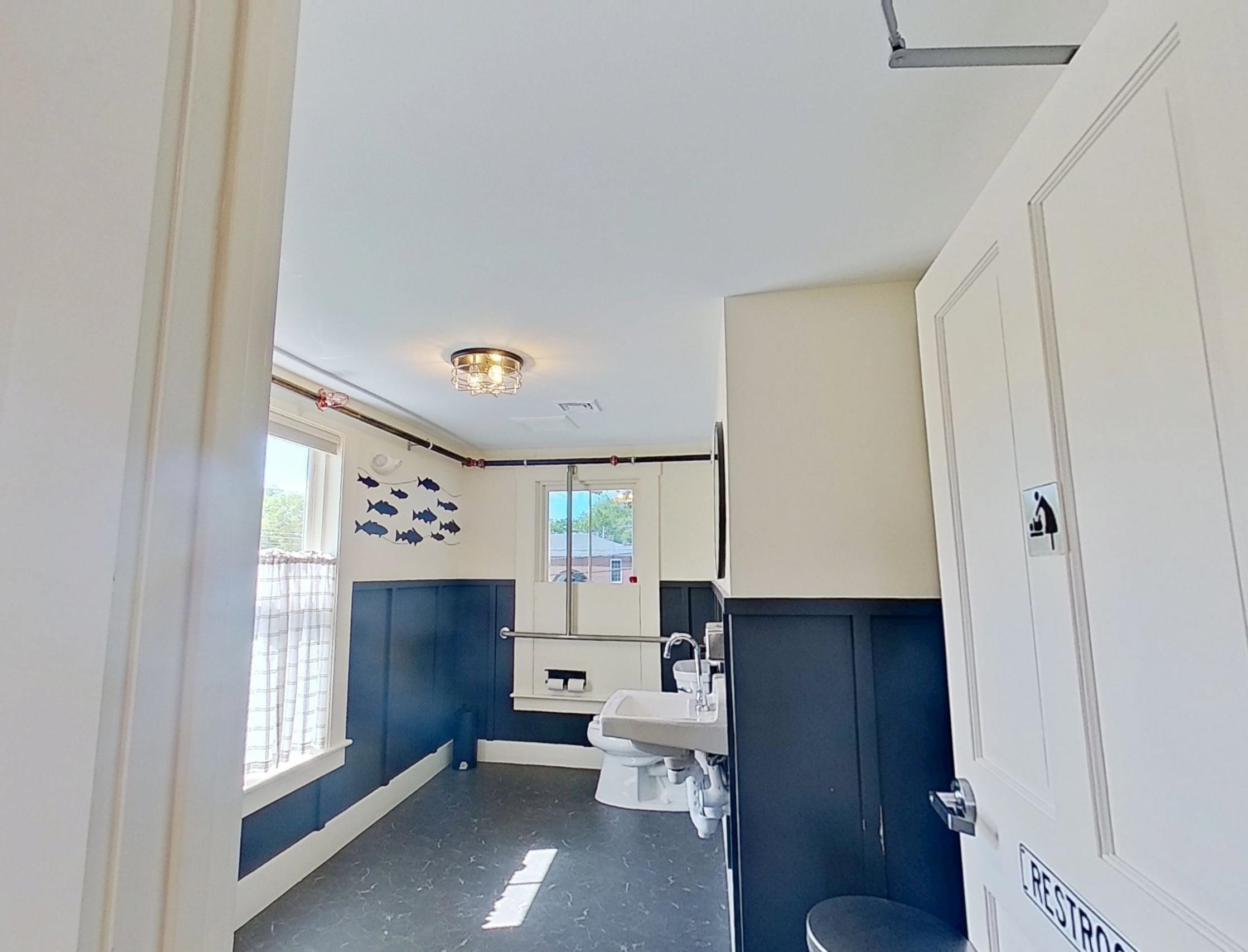 15 Newmarket Rd, Durham, NH 03824