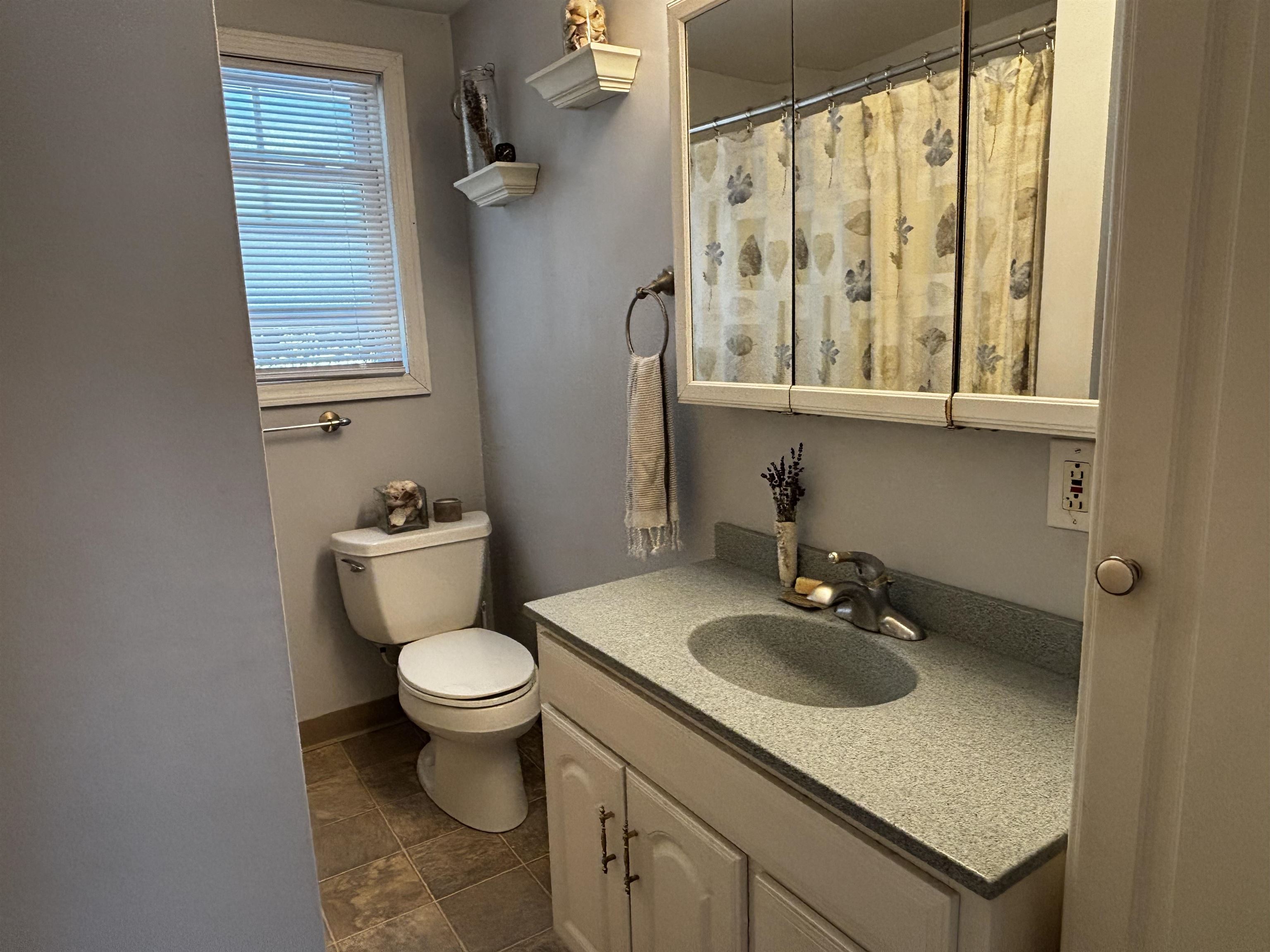 617 Colonial Dr, Portsmouth, NH 03801