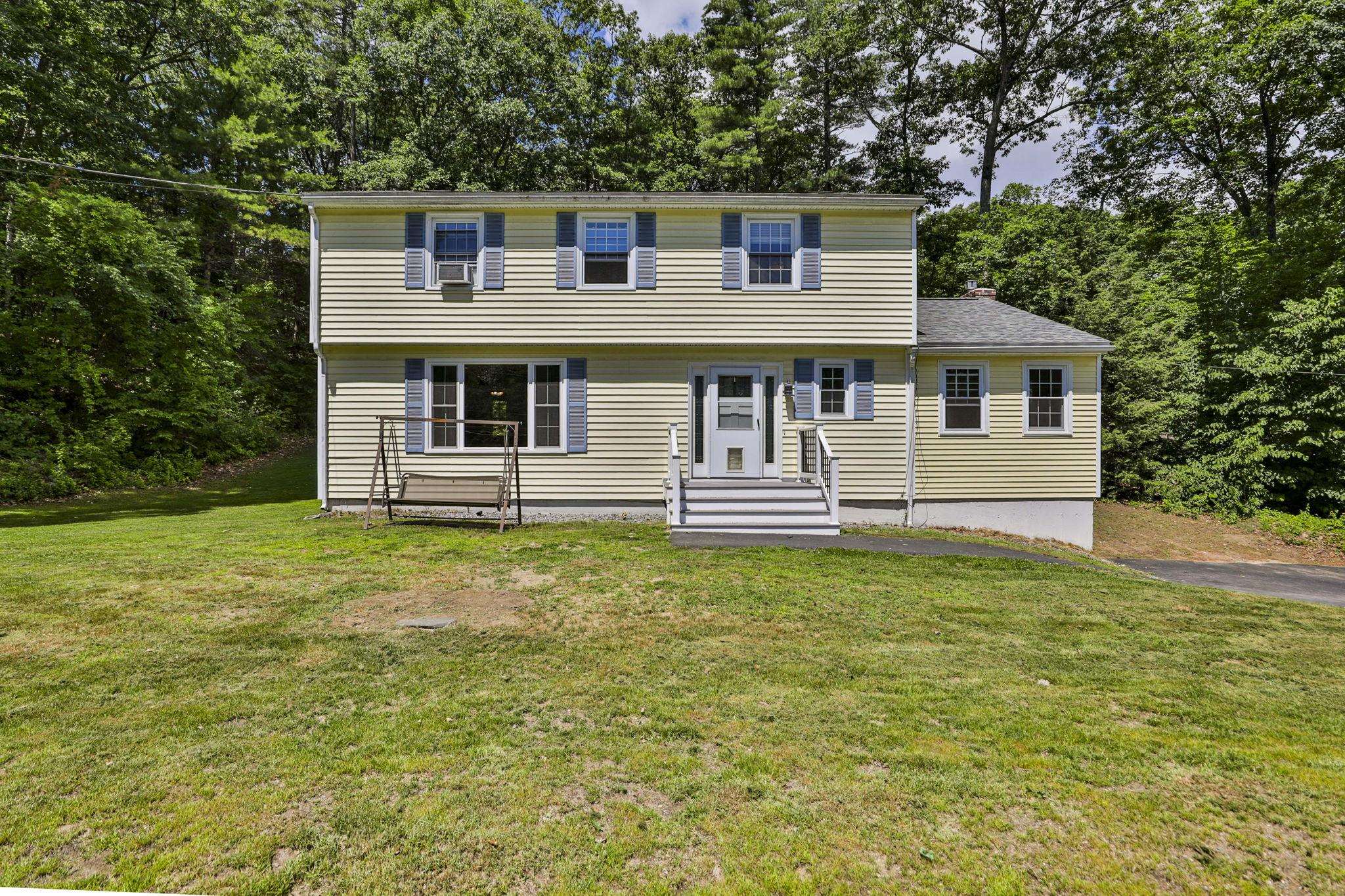 15 Castle Hill Rd, Pelham, NH 03076