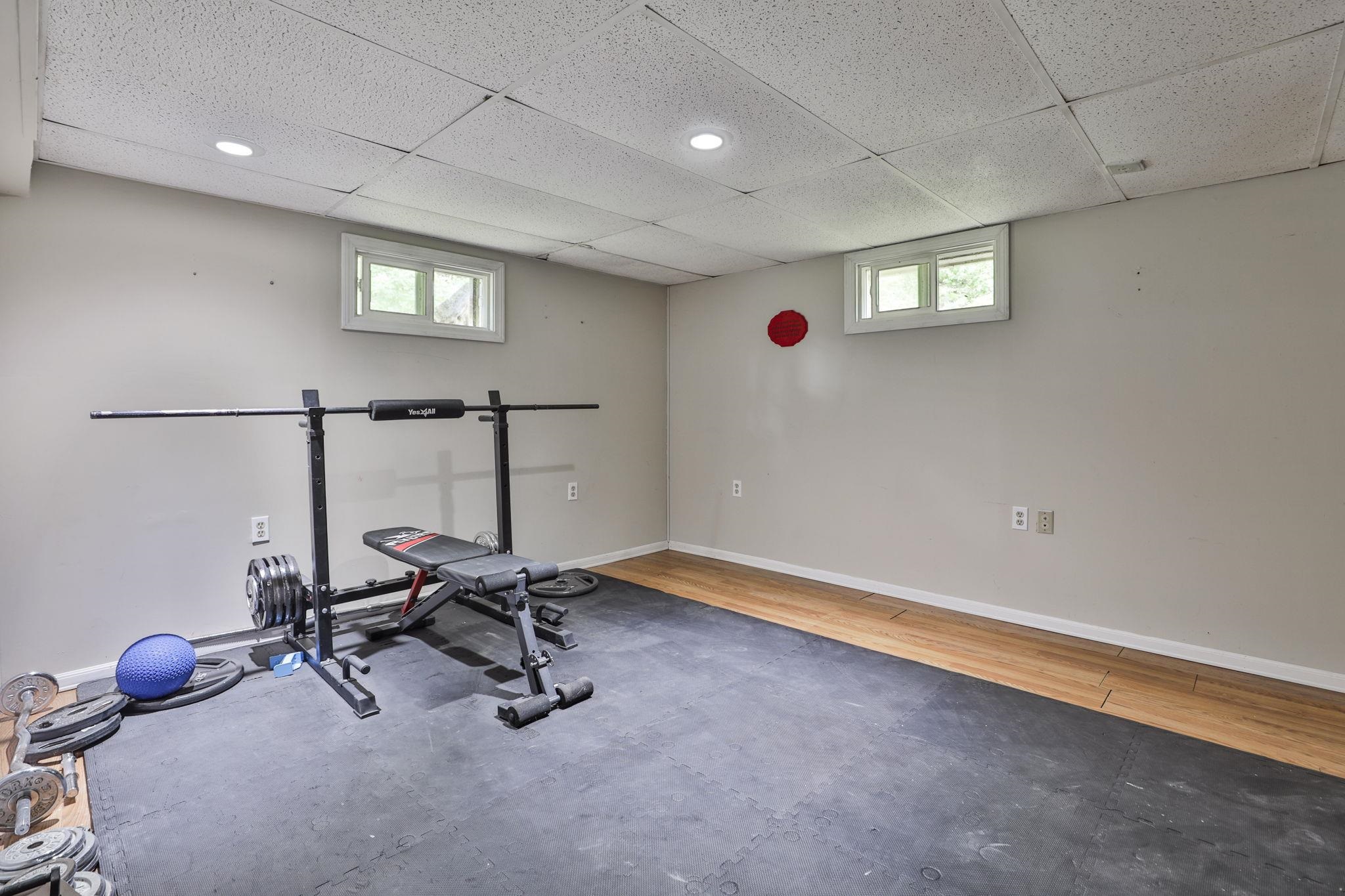 15 Castle Hill Rd, Pelham, NH 03076