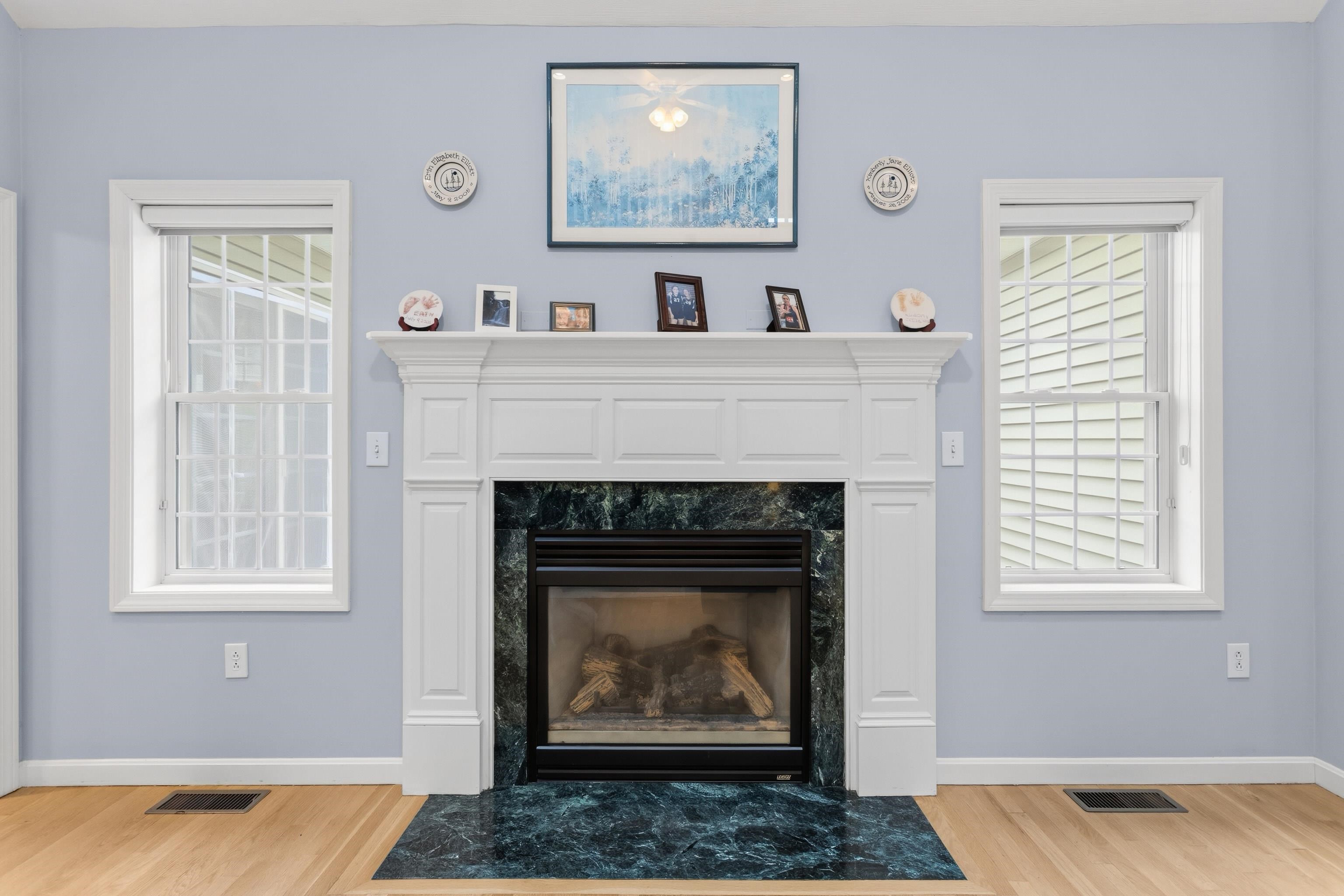 28 Saint Andrews Way, Londonderry, NH 03053