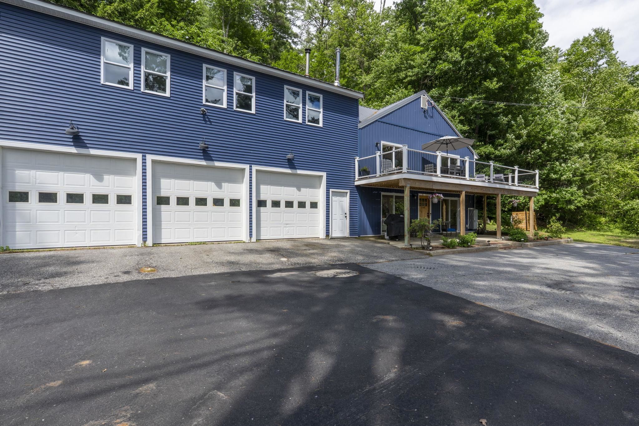 294 Reservoir Dr, Weare, NH 03281