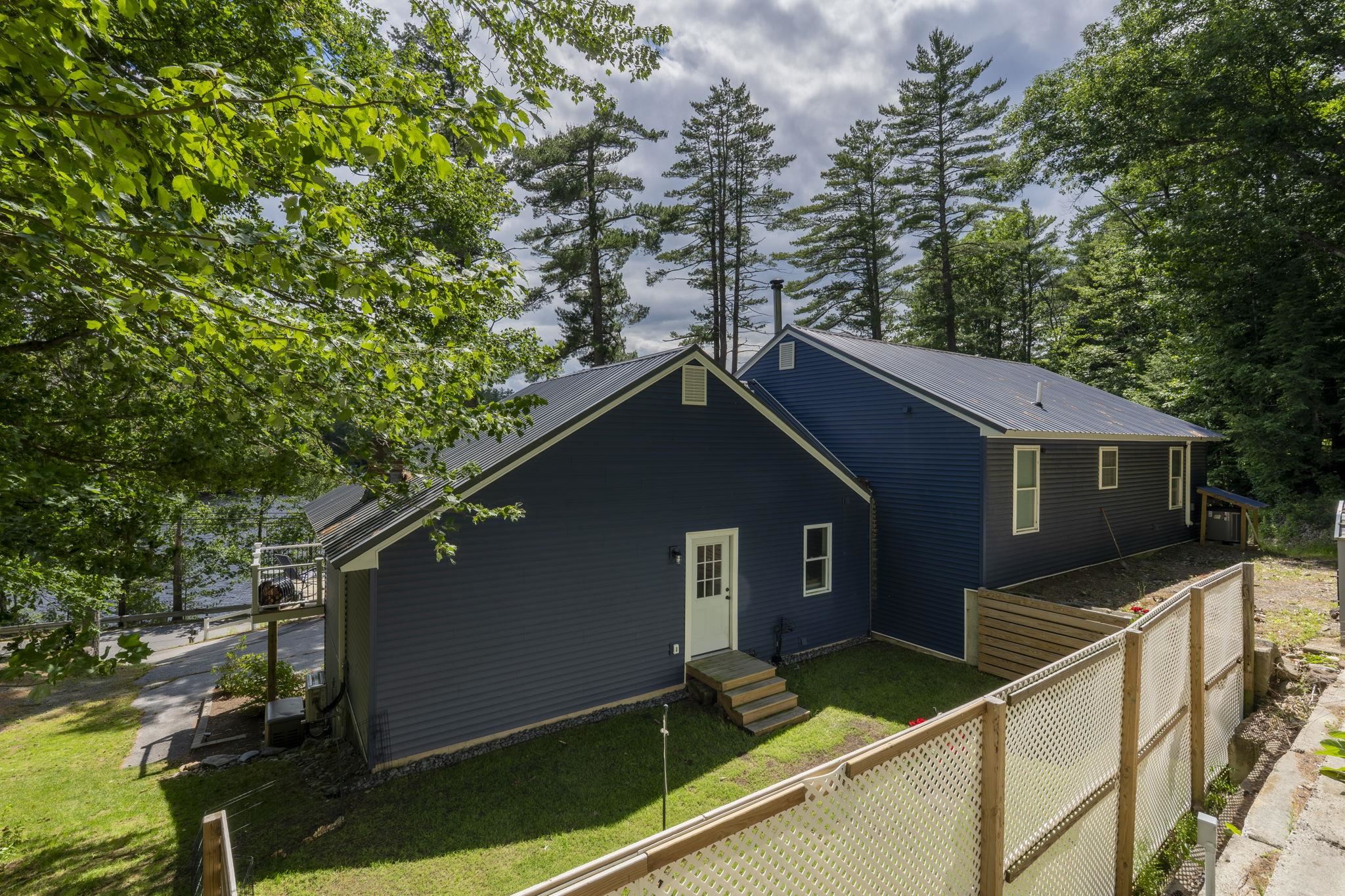 294 Reservoir Dr, Weare, NH 03281