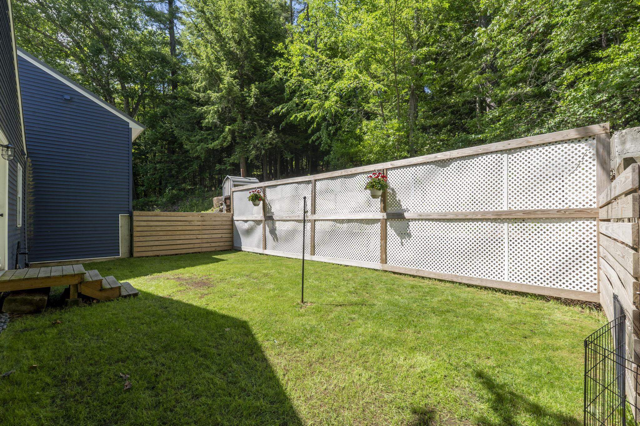 294 Reservoir Dr, Weare, NH 03281