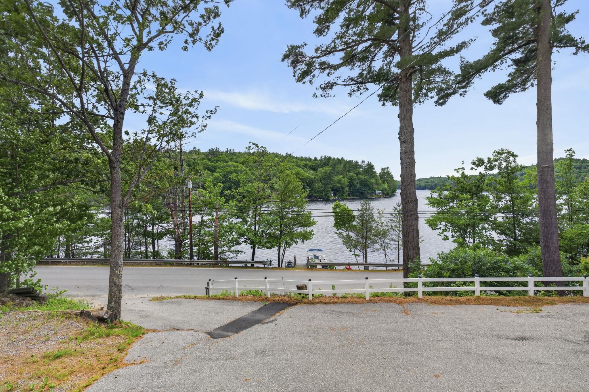 294 Reservoir Dr, Weare, NH 03281