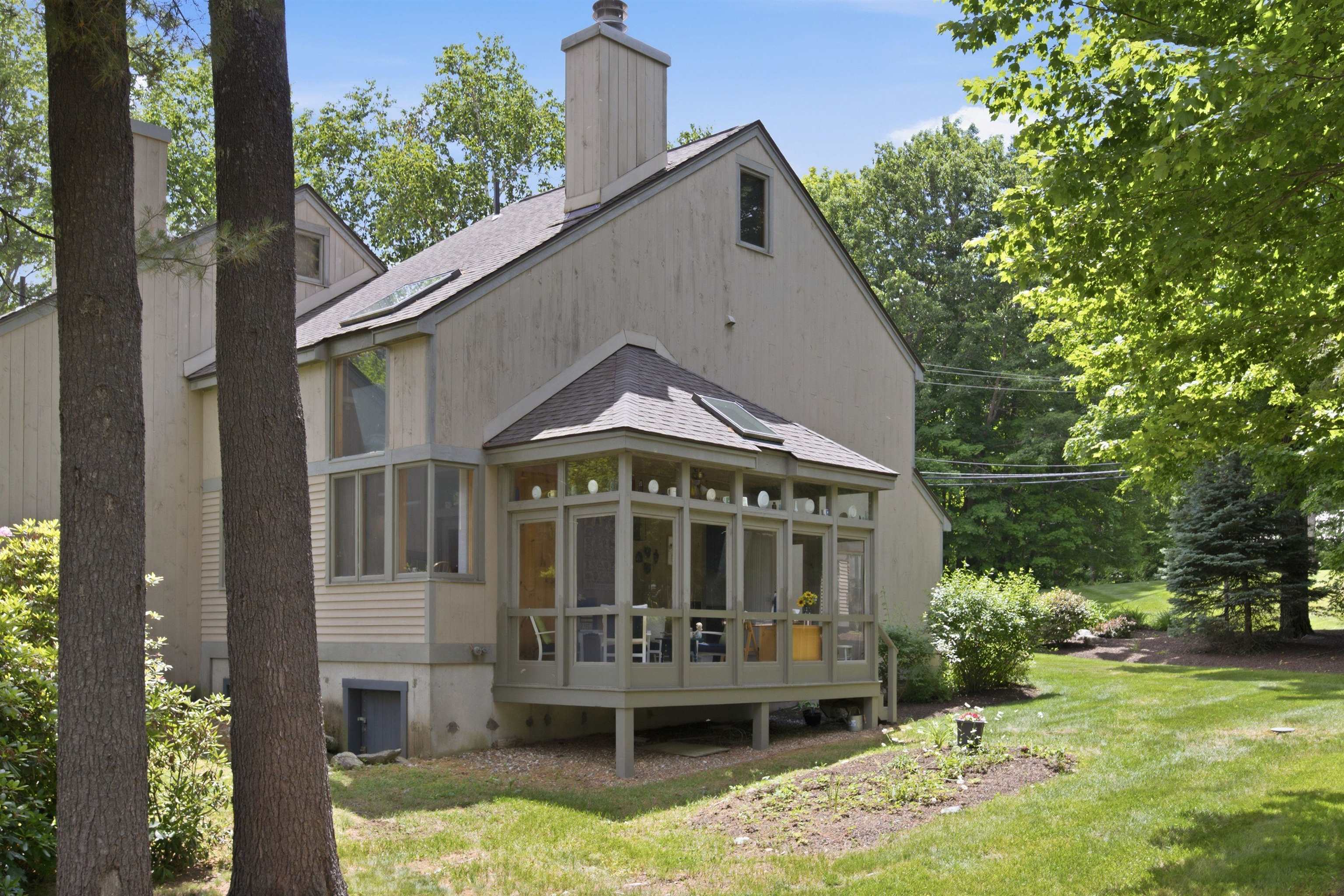 2696 Lake Shore Road — photo 2