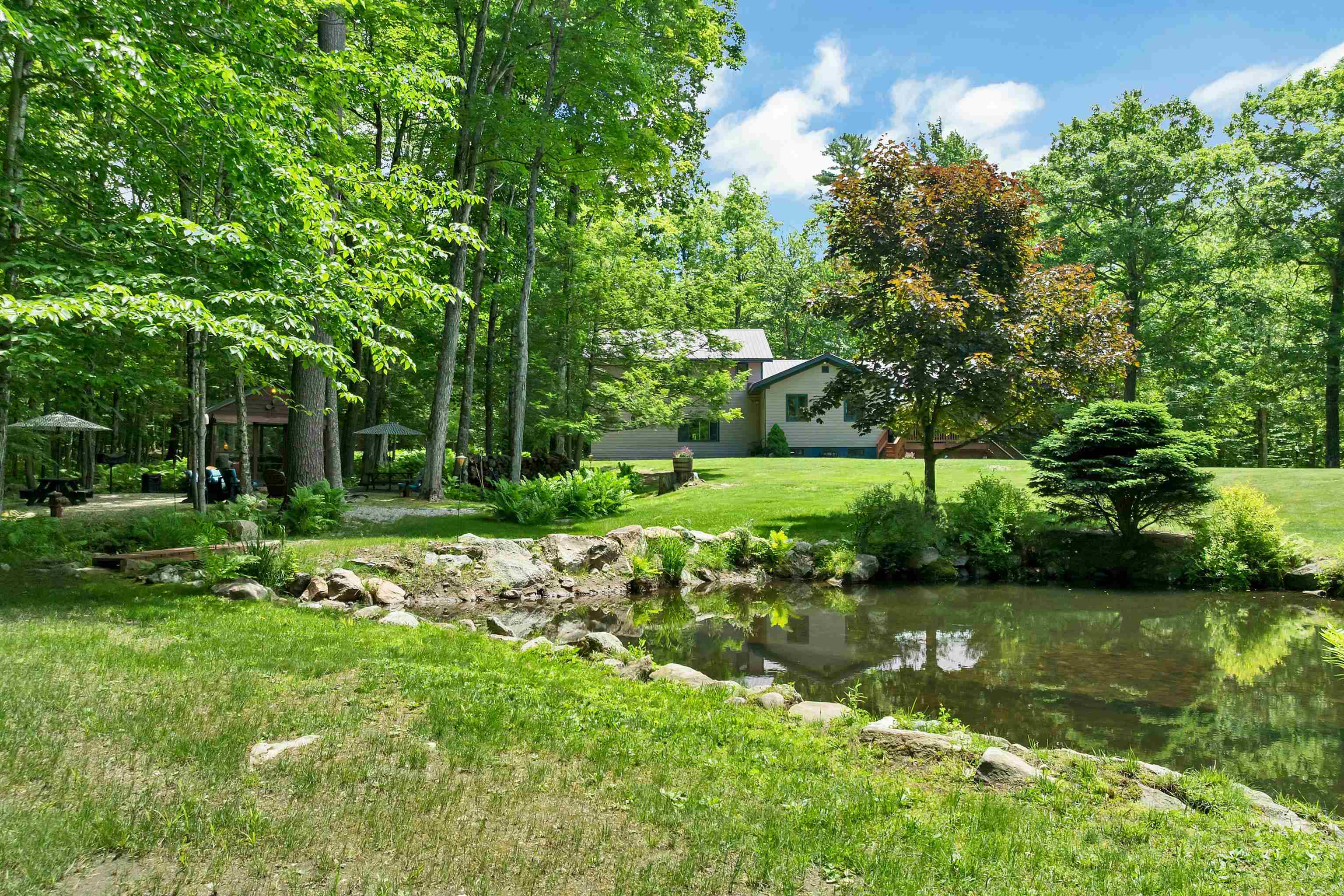 539 N Main St, Wolfeboro, NH 03894
