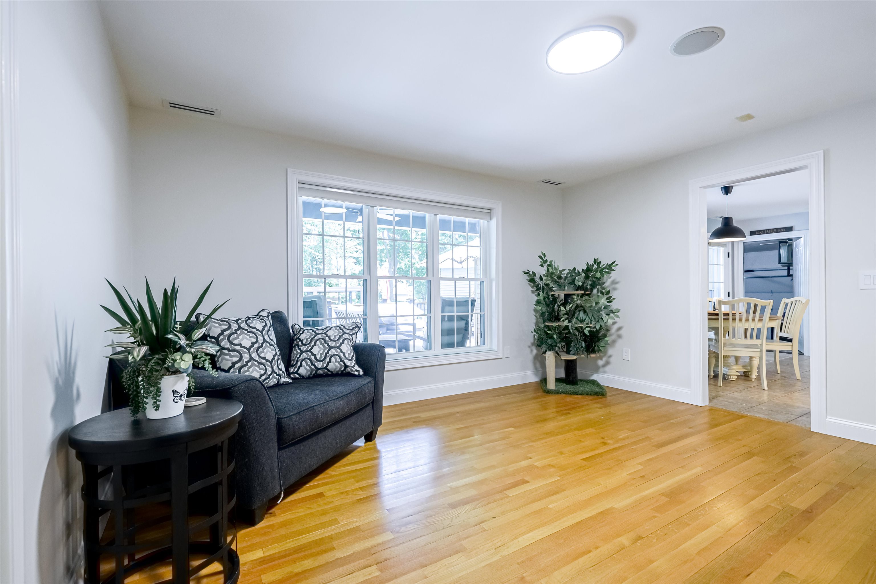 129 Sherburne St, Manchester, NH 03104