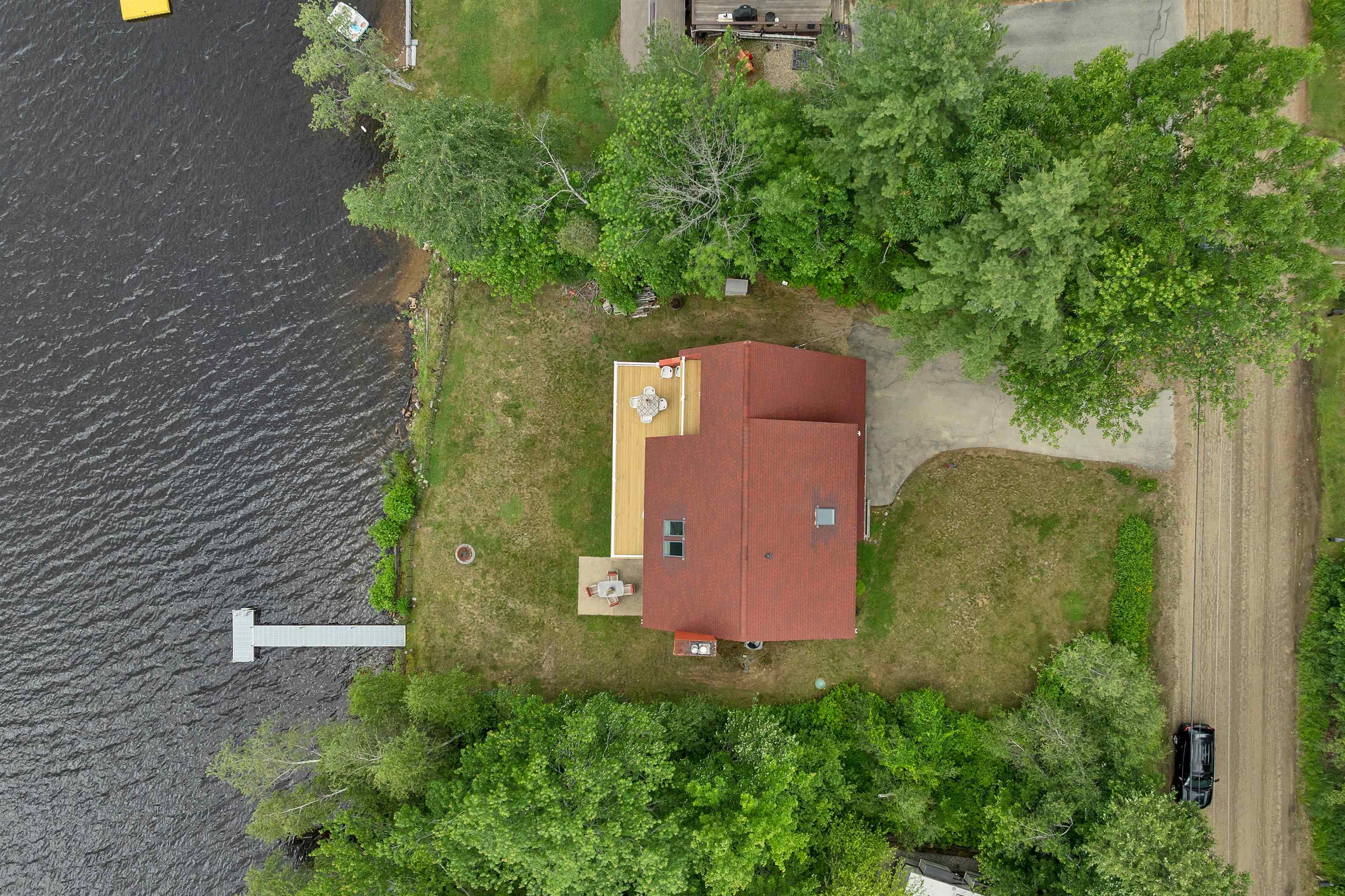 95 Georgetown Dr, Barnstead, NH 03225