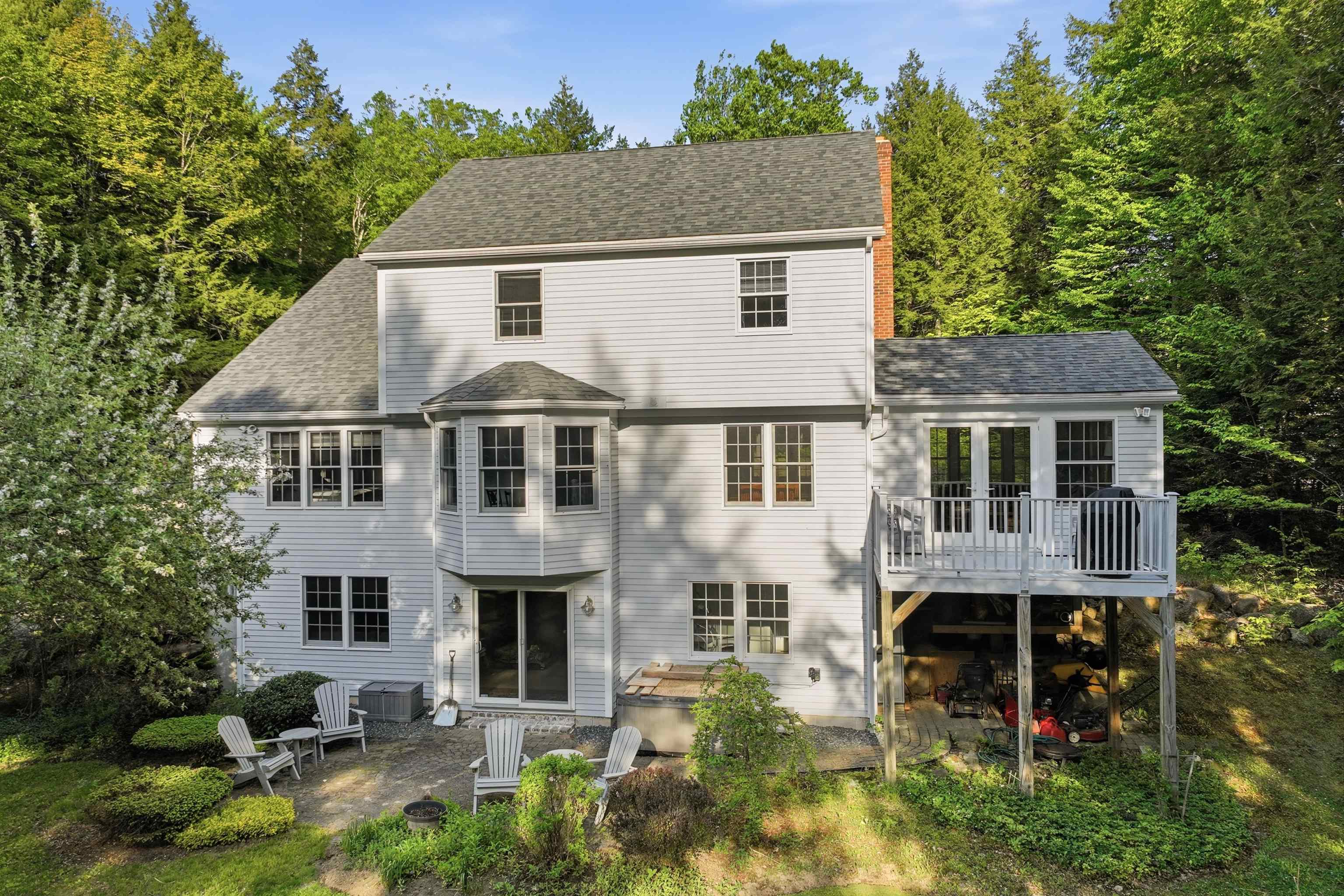 25 James Ln, Hebron, NH 03241