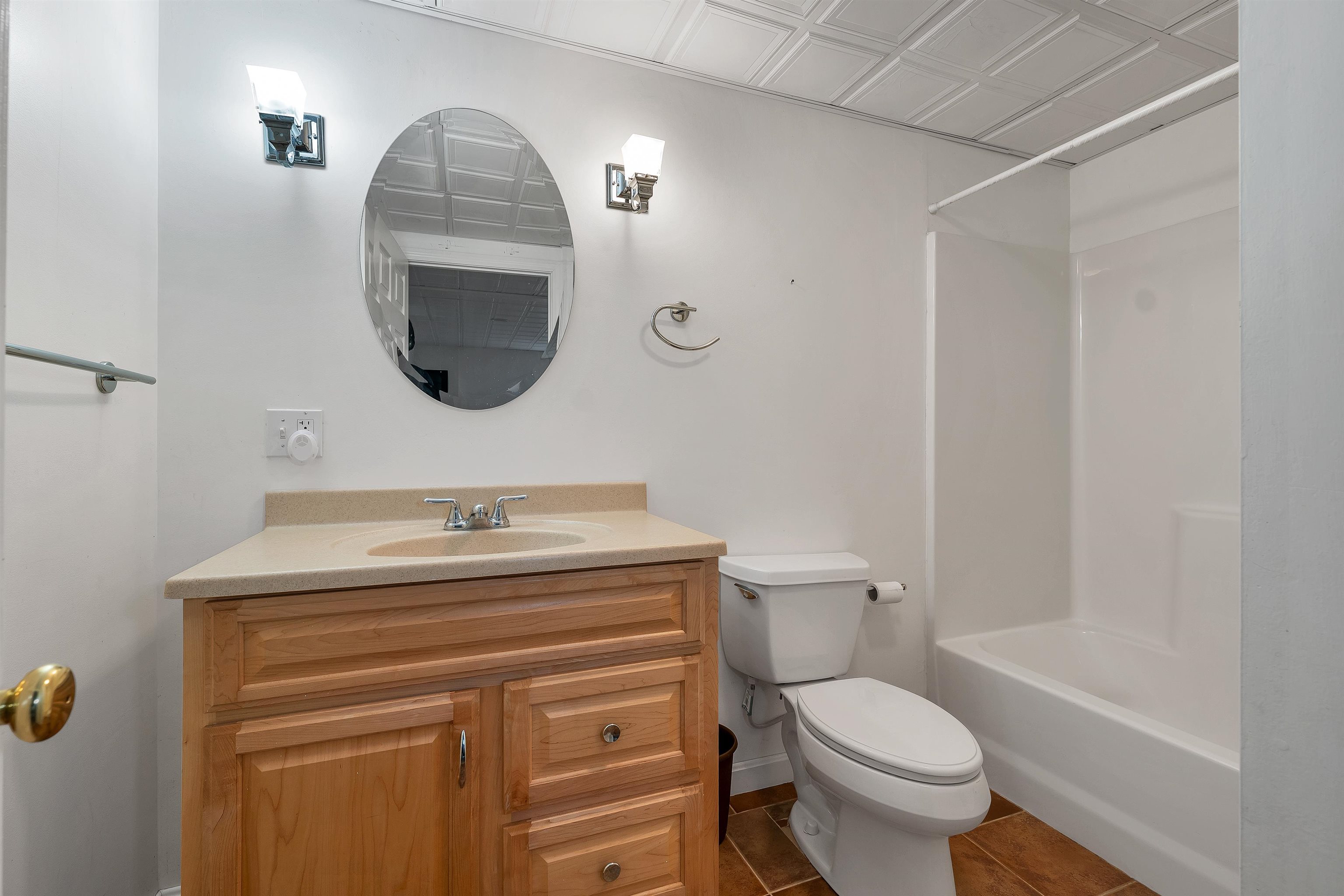 25 James Ln, Hebron, NH 03241
