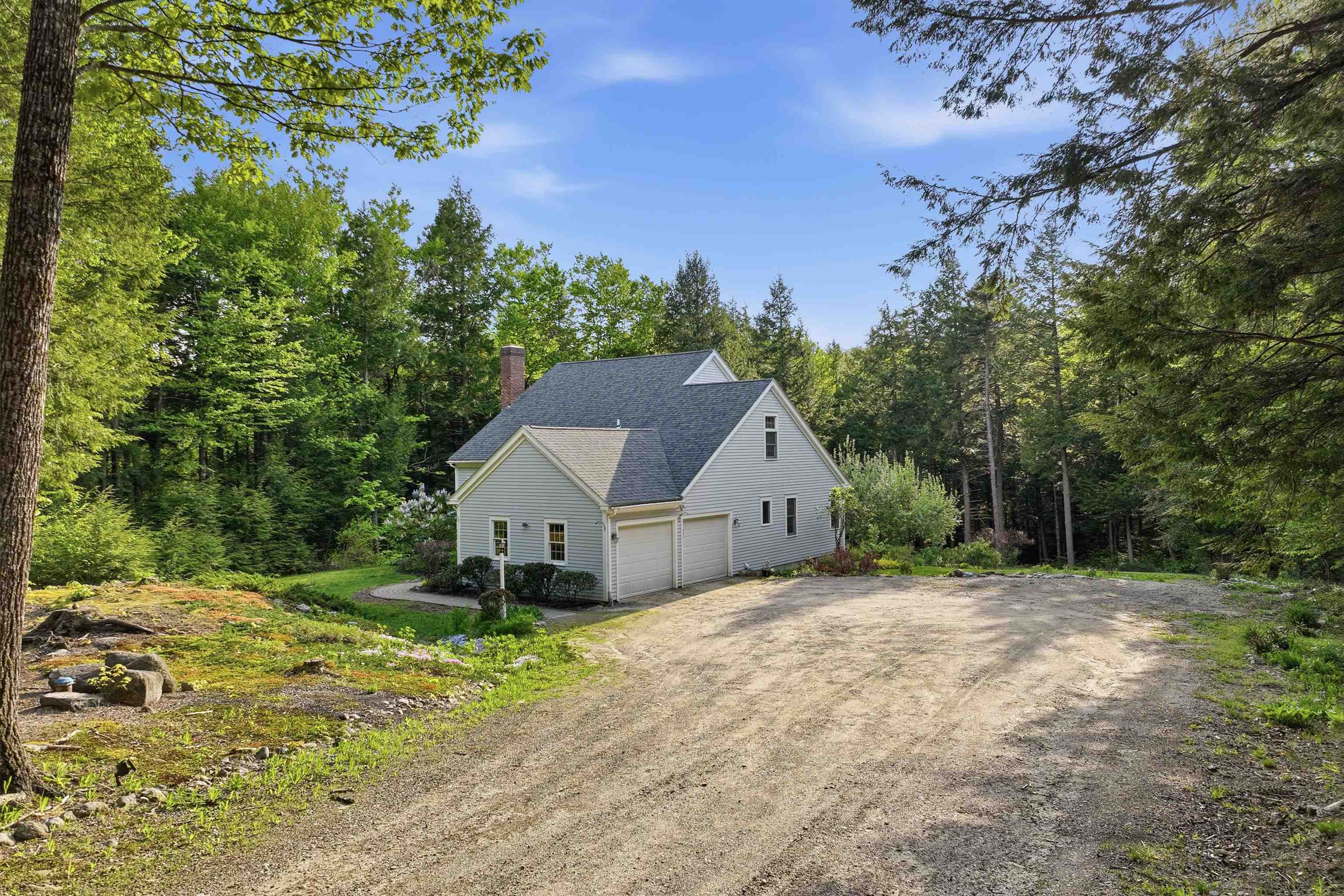 25 James Ln, Hebron, NH 03241