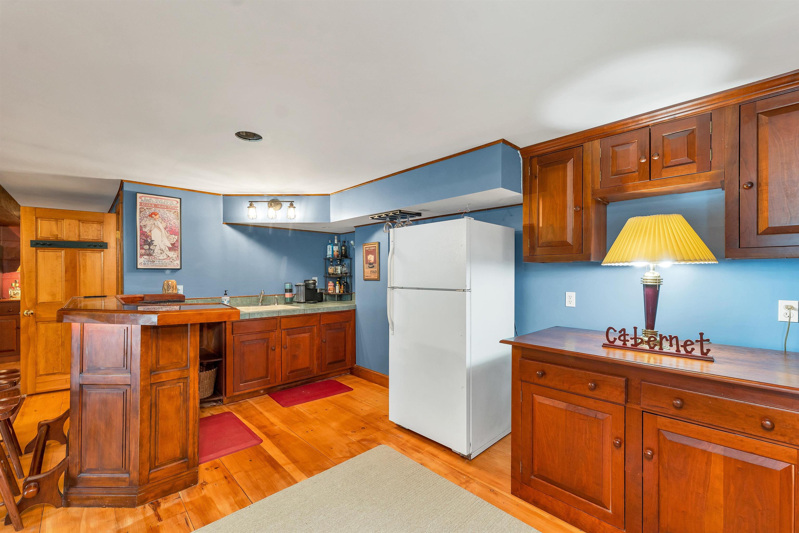 Lower Level Kitchen/Bar