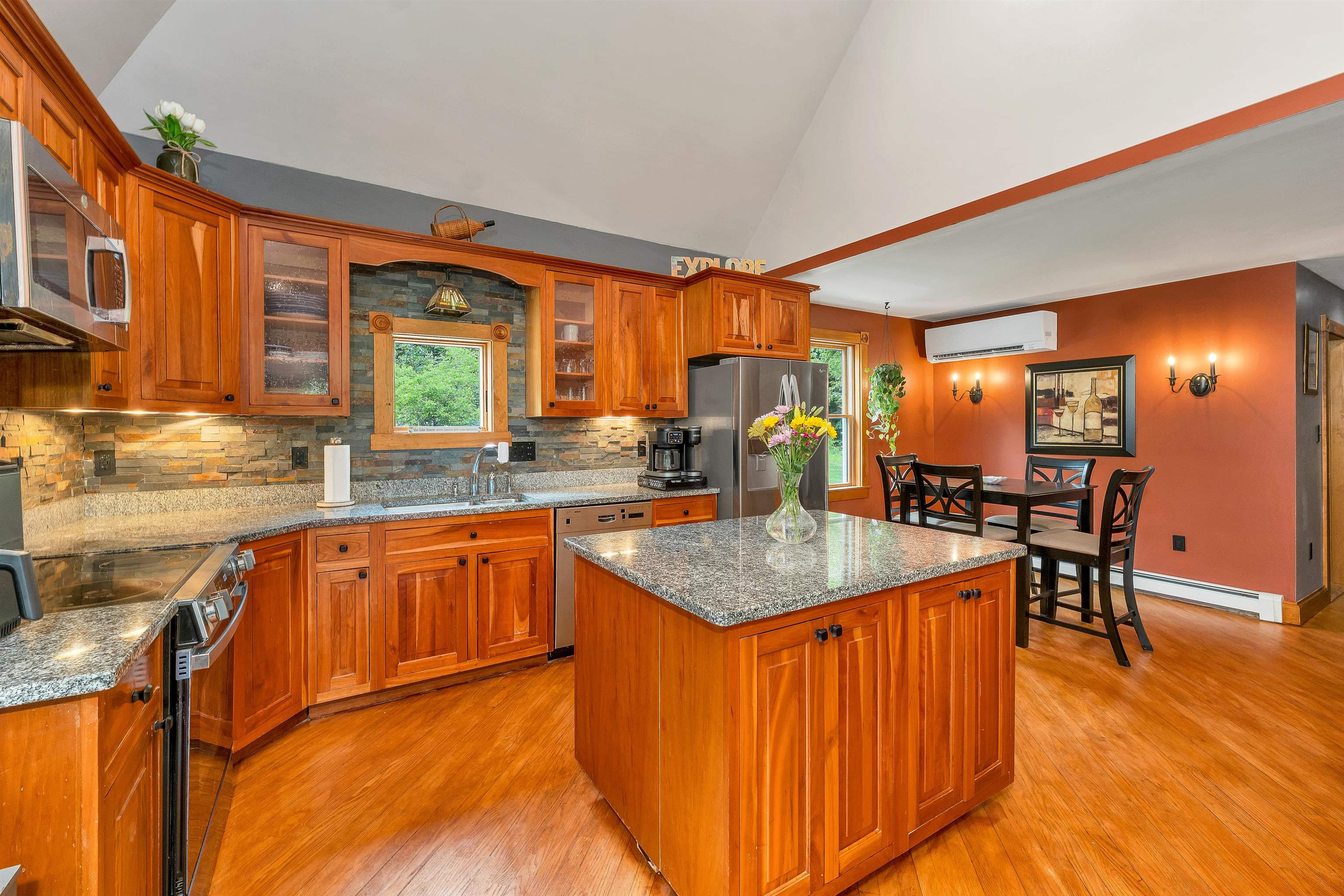 Granite Kitchen w/New Appliances