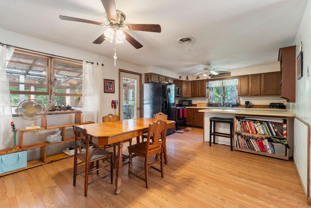 8 Cottage Ct, Farmington, NH 03835