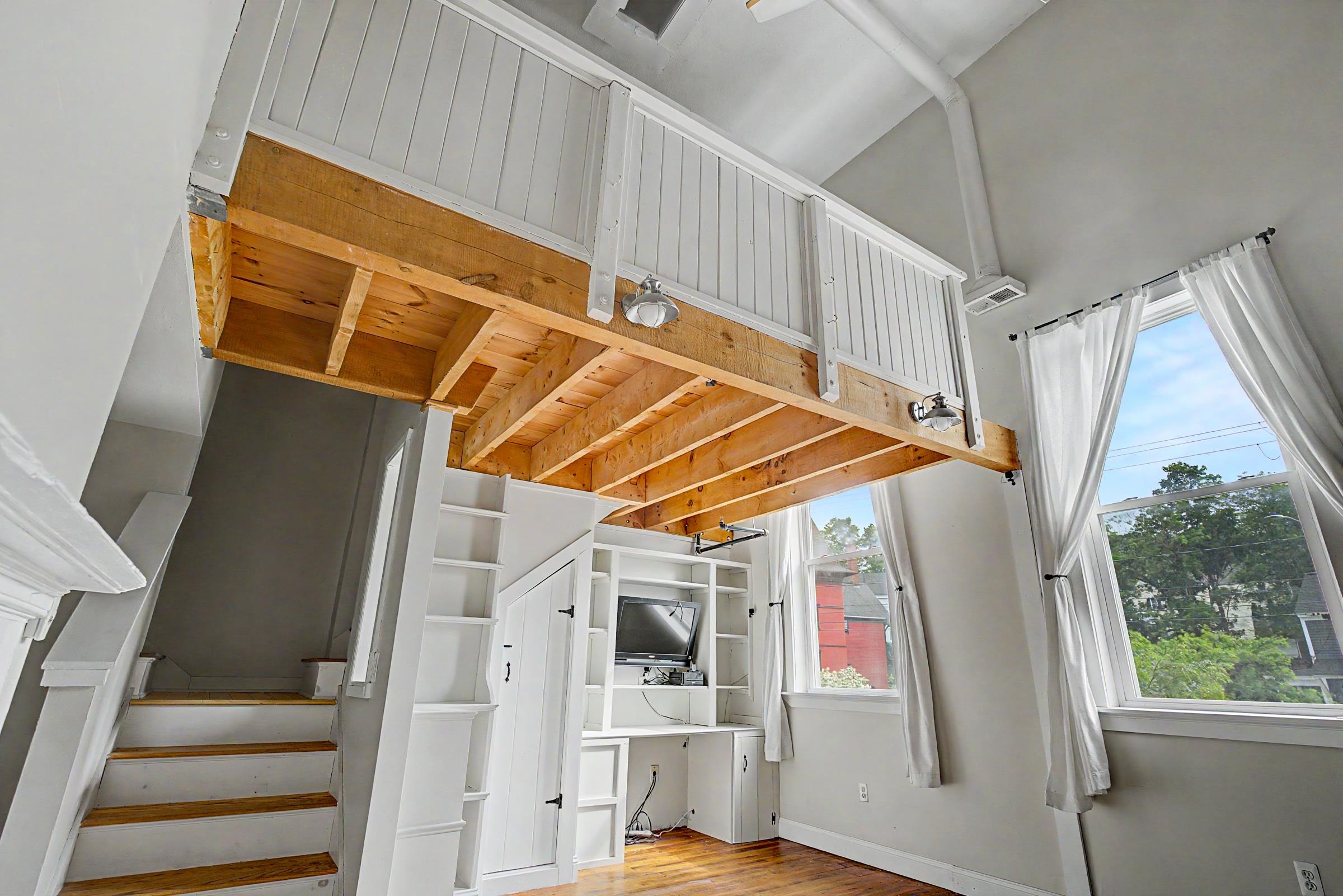 32 Market St #A, Somersworth, NH 03878