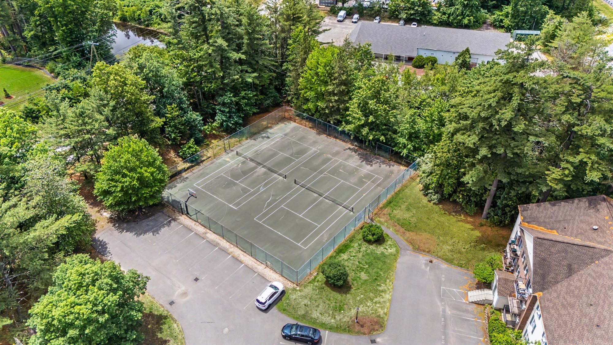 4 Granite Cir, Merrimack, NH 03054
