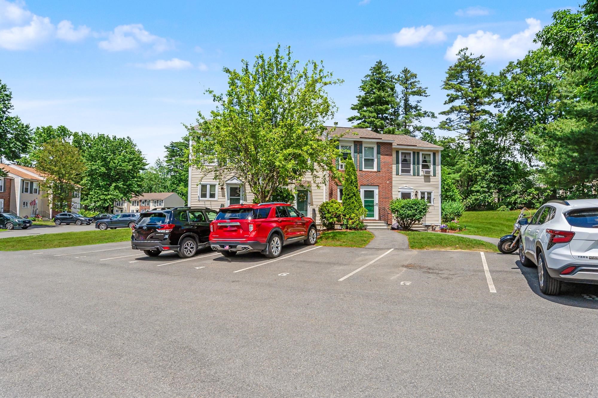 4 Granite Cir, Merrimack, NH 03054